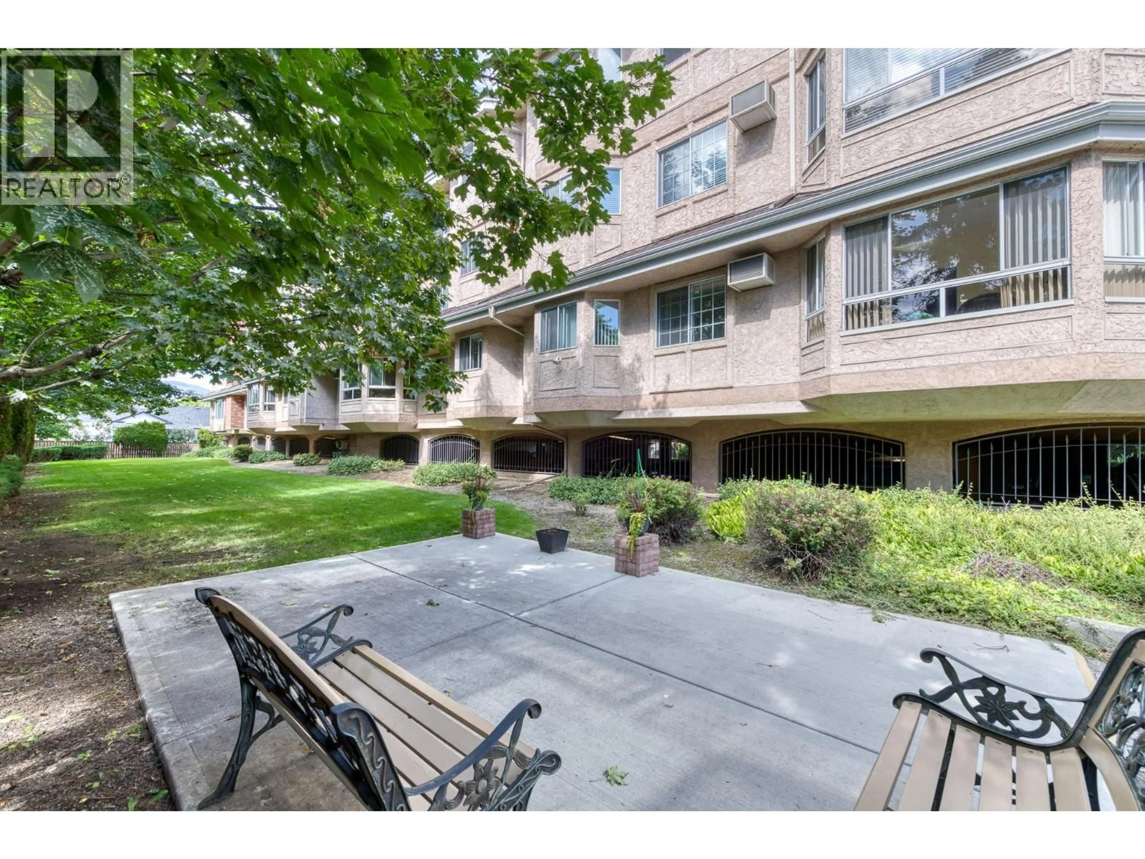 Patio, street for 103 - 945 LAWRENCE AVENUE, Kelowna British Columbia V1Y6M3