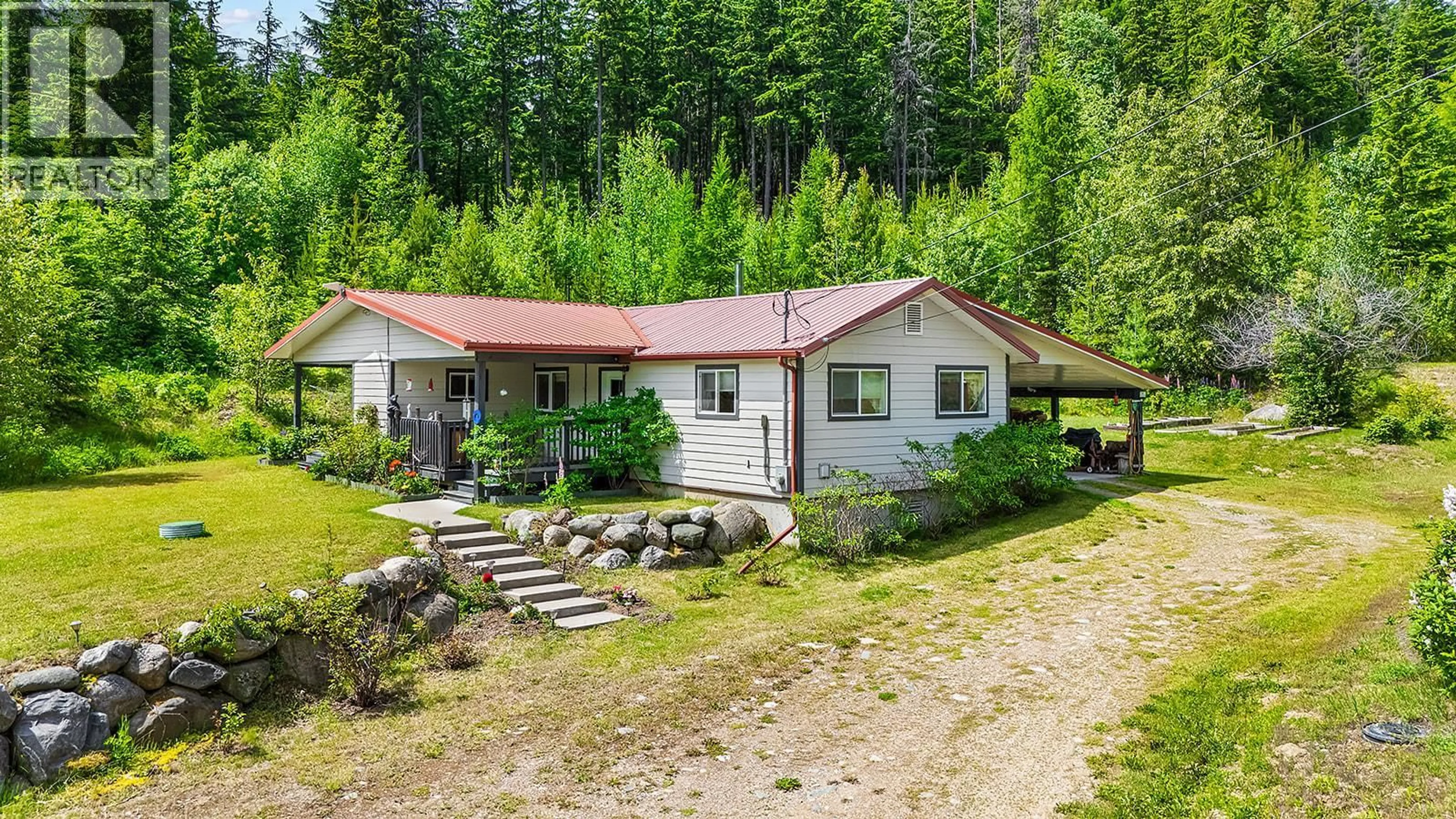 A pic from outside/outdoor area/front of a property/back of a property/a pic from drone, unknown for 635 LAKEVIEW ARROW CREEK ROAD, Wynndel British Columbia V0B2N1