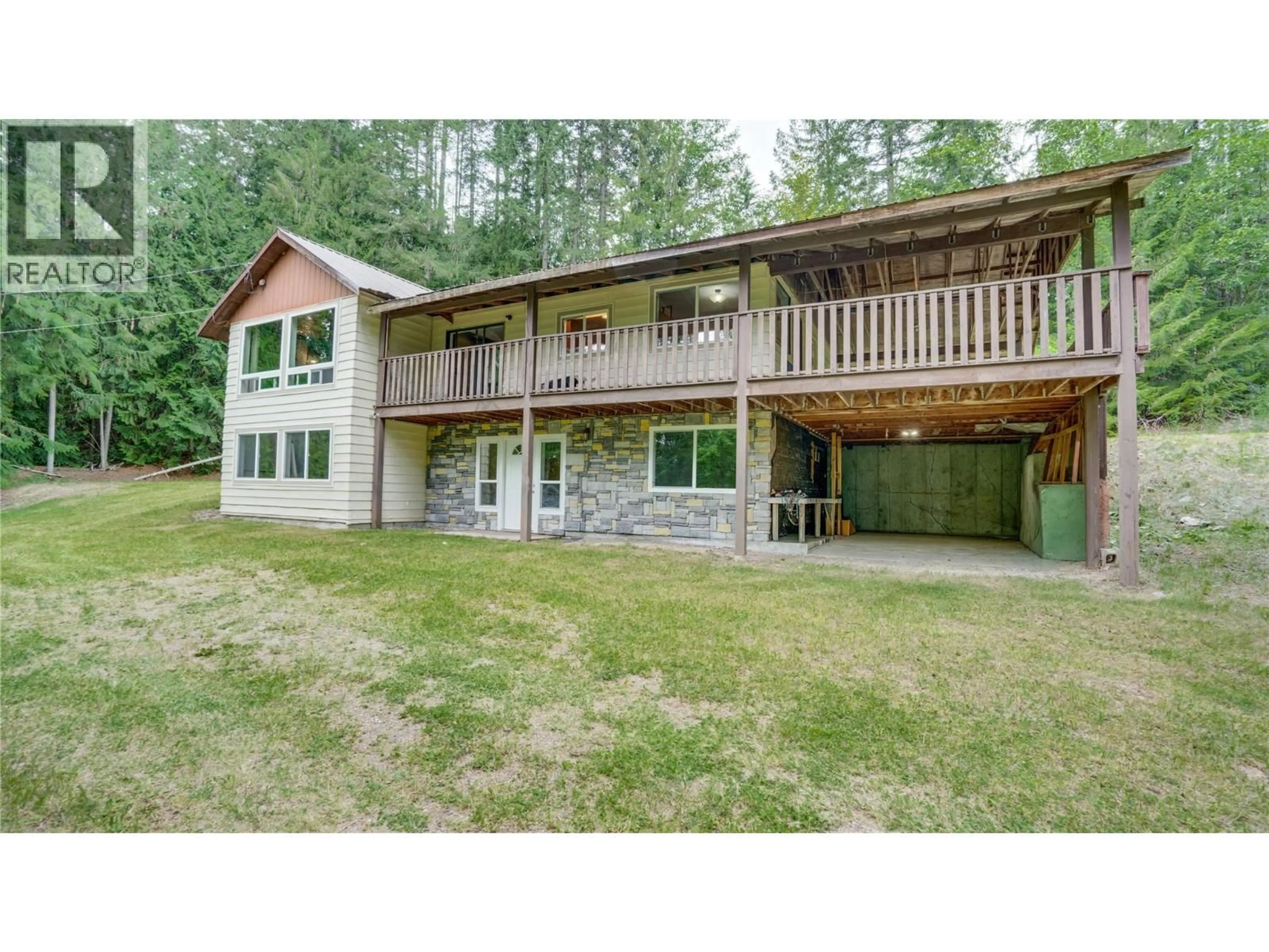 A pic from outside/outdoor area/front of a property/back of a property/a pic from drone, unknown for 454 GRANDVIEW BENCH ROAD, Salmon Arm British Columbia V1E2Y4