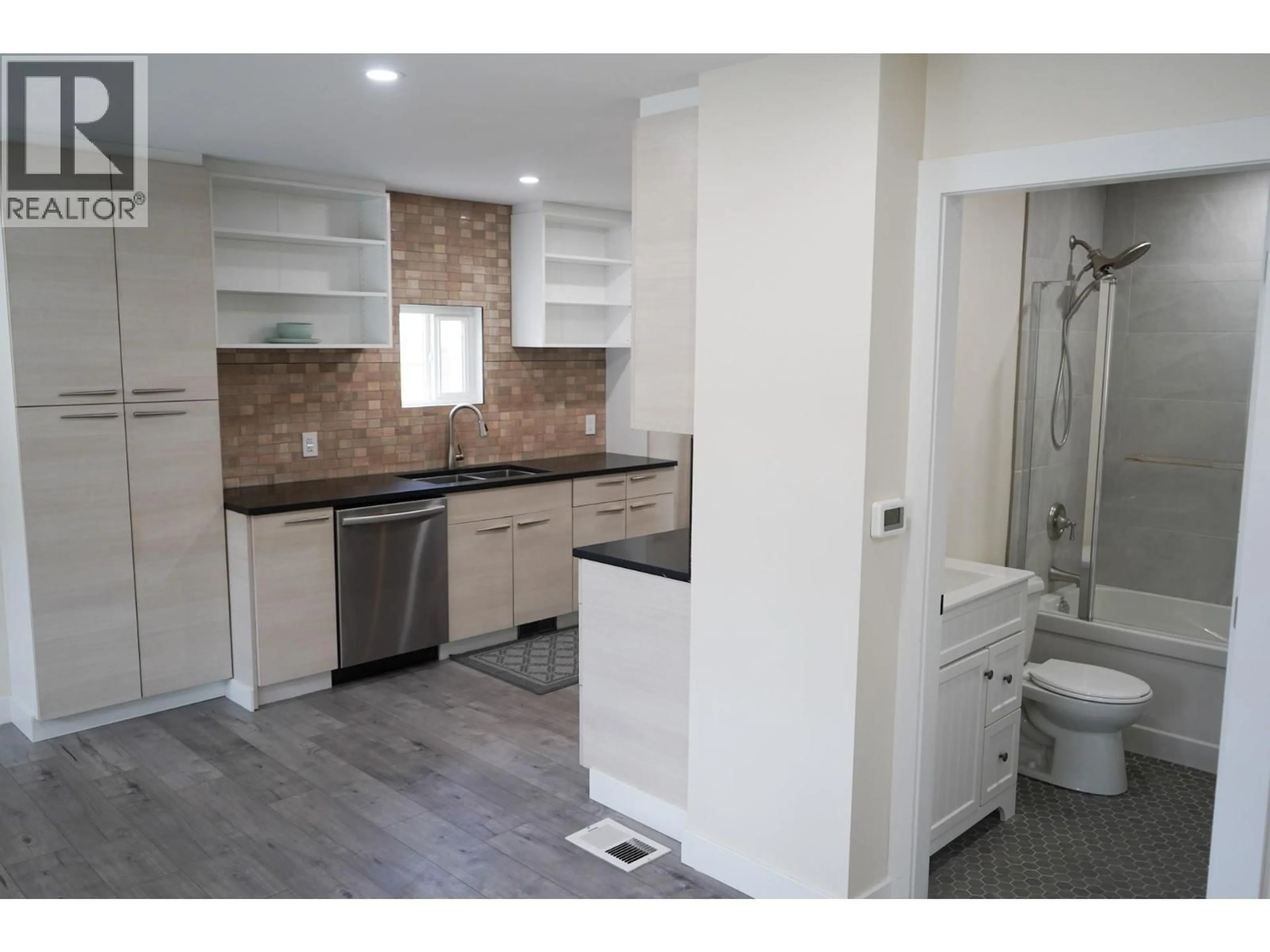 Open concept kitchen, ceramic/tile floor for 1091 COLLINS ROAD, Cache Creek British Columbia V0K1H0
