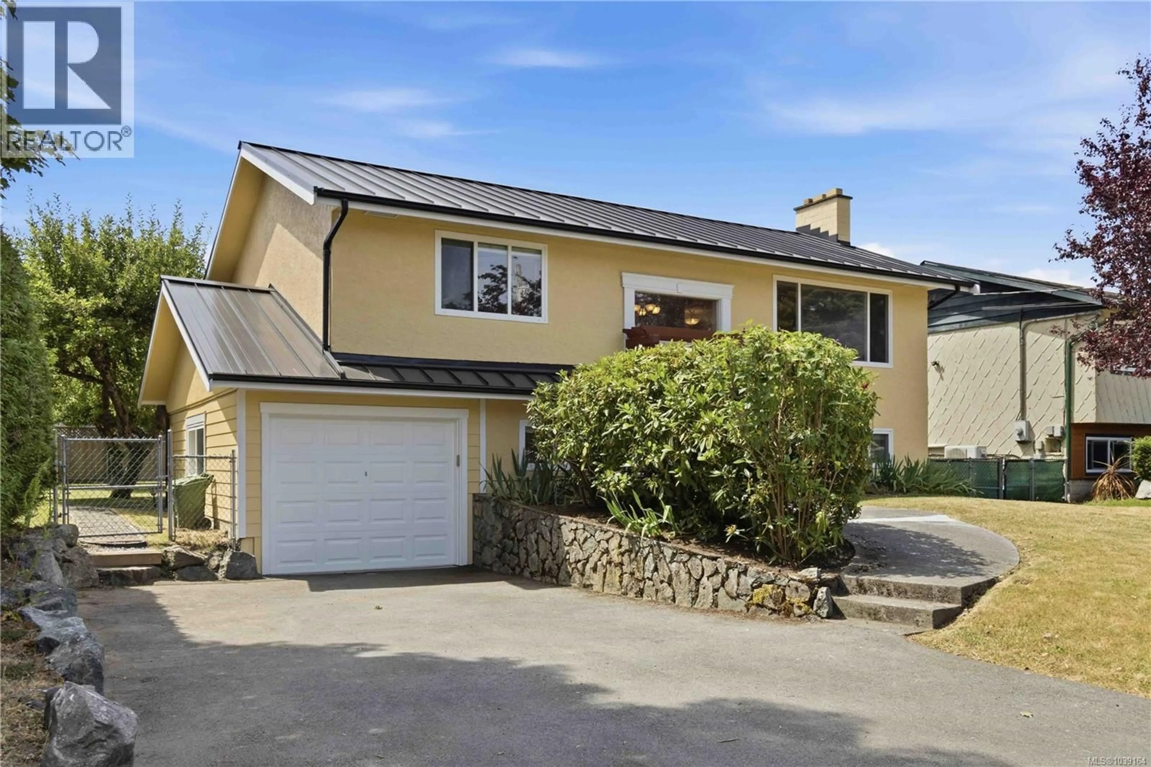 Unknown for 2039 ARDWELL AVENUE, Sidney British Columbia V8L2L6
