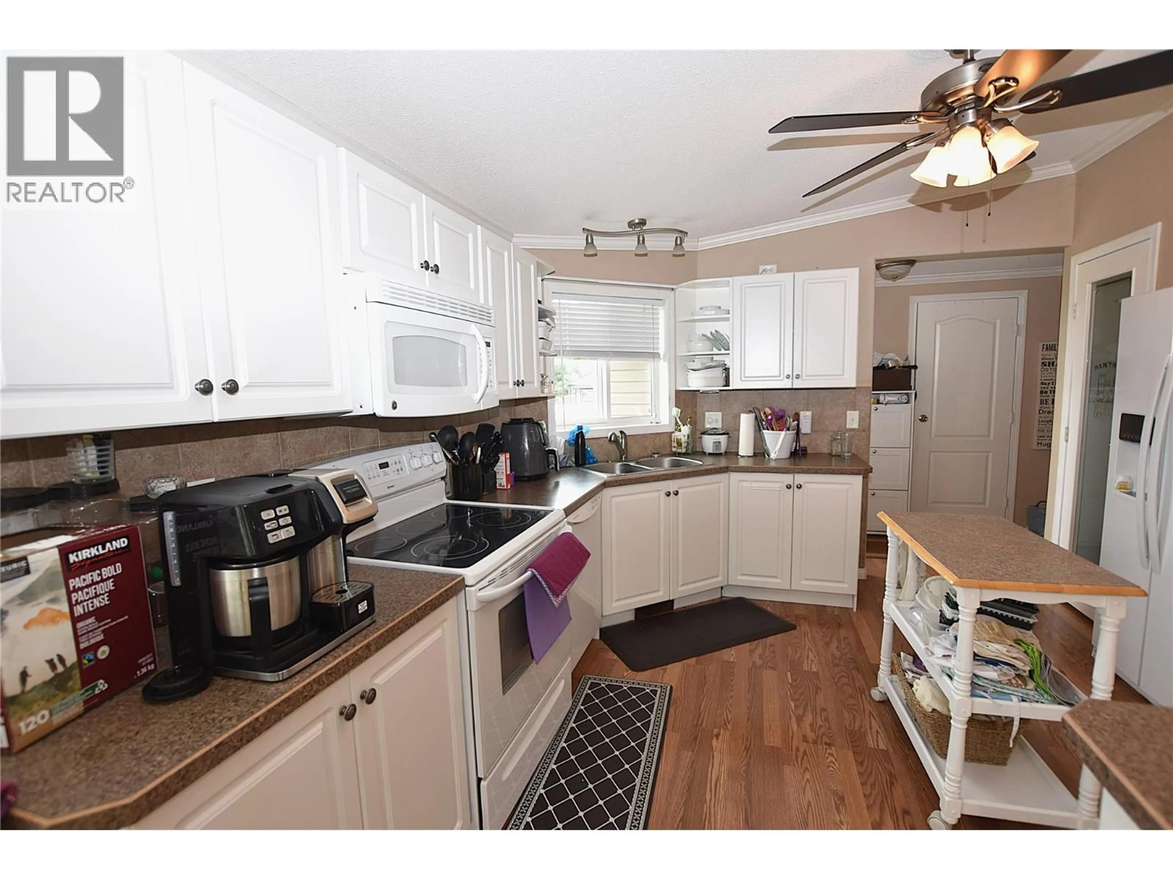 Standard kitchen, unknown for 635 636 OSPREY AVENUE, Vernon British Columbia V1H2A1