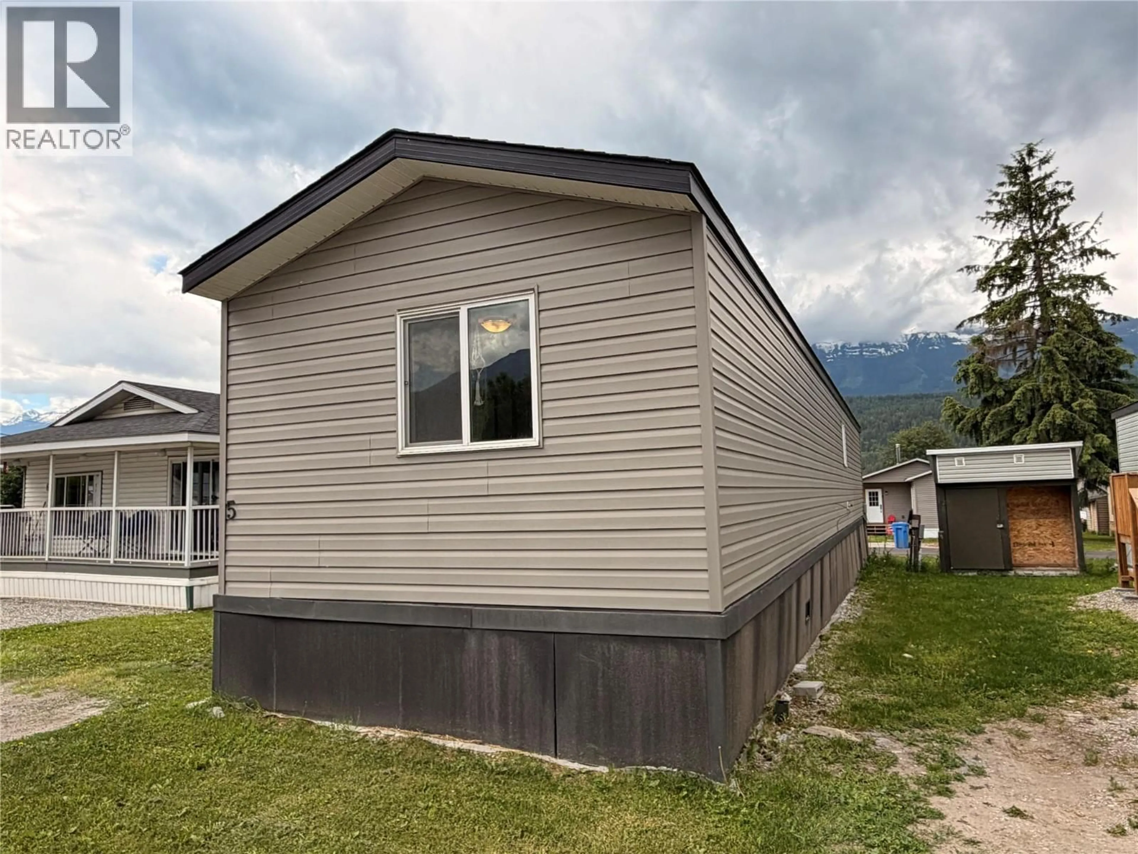 Home with vinyl exterior material, unknown for 5 - 1117 10TH AVENUE, Golden British Columbia V0A1H2