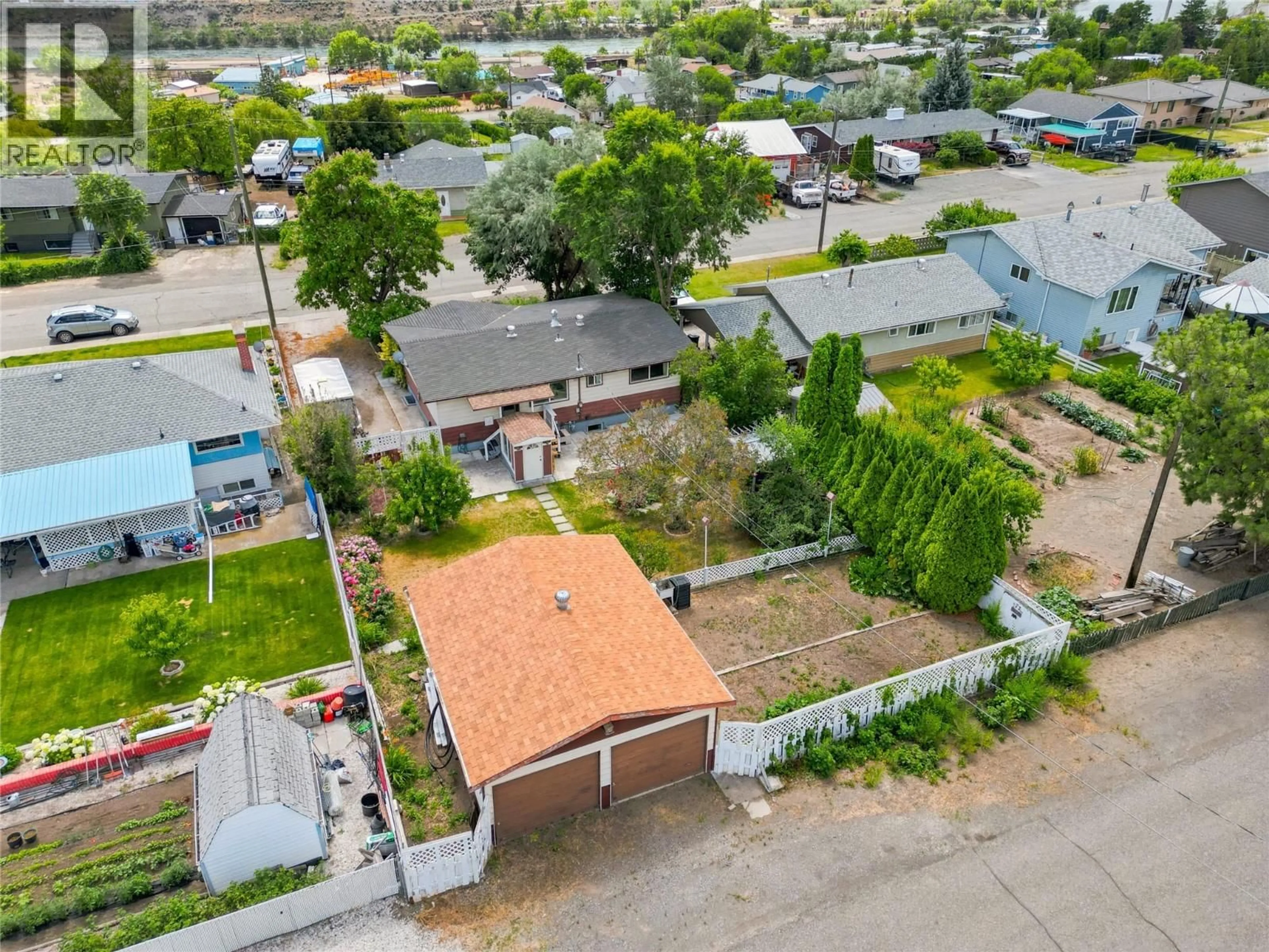 A pic from outside/outdoor area/front of a property/back of a property/a pic from drone, street for 210 ASH STREET, Ashcroft British Columbia V0K1A0