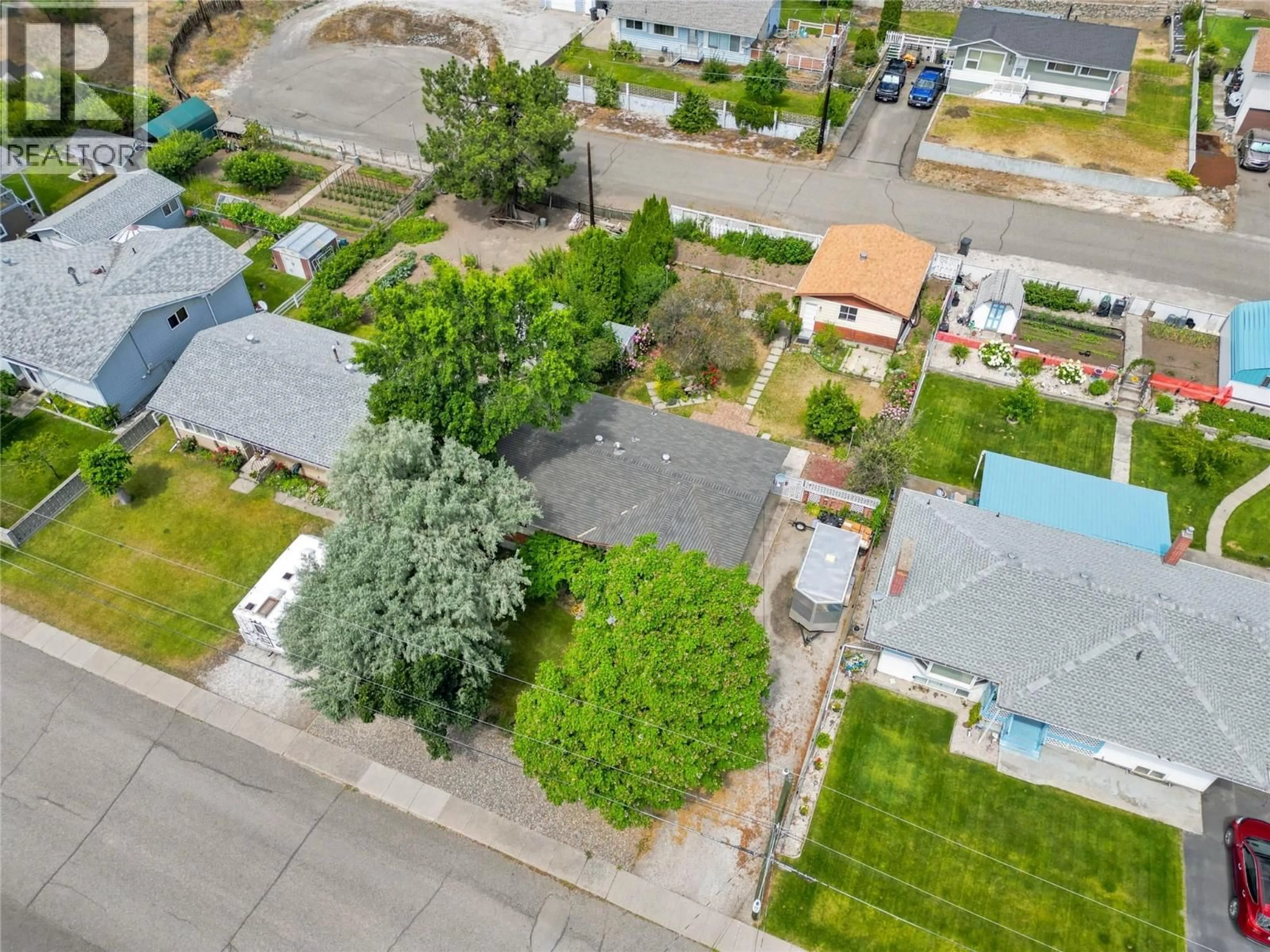 A pic from outside/outdoor area/front of a property/back of a property/a pic from drone, street for 210 ASH STREET, Ashcroft British Columbia V0K1A0