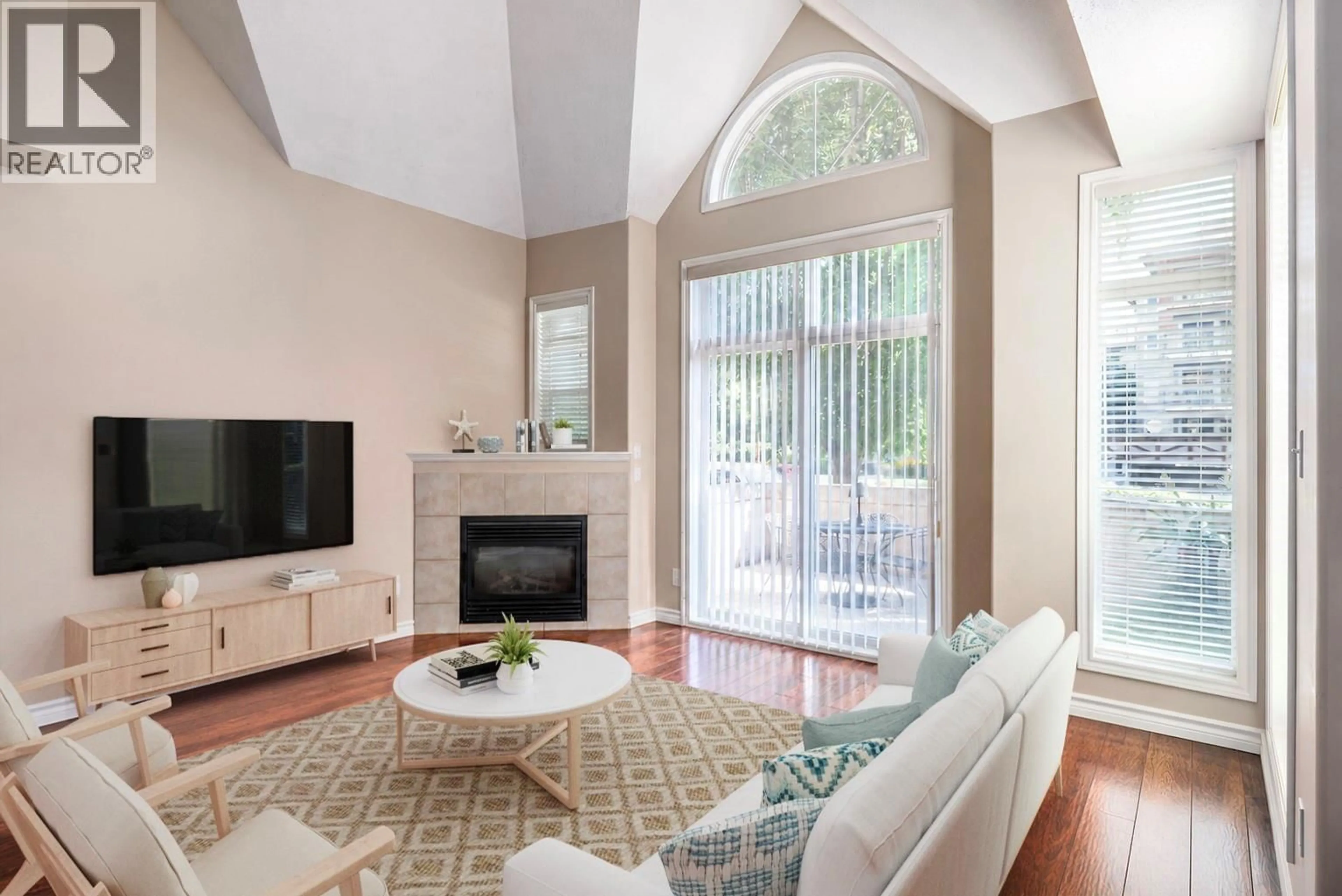 Living room with furniture, unknown for 102 - 1128 SUNSET DRIVE, Kelowna British Columbia V1Y9W1