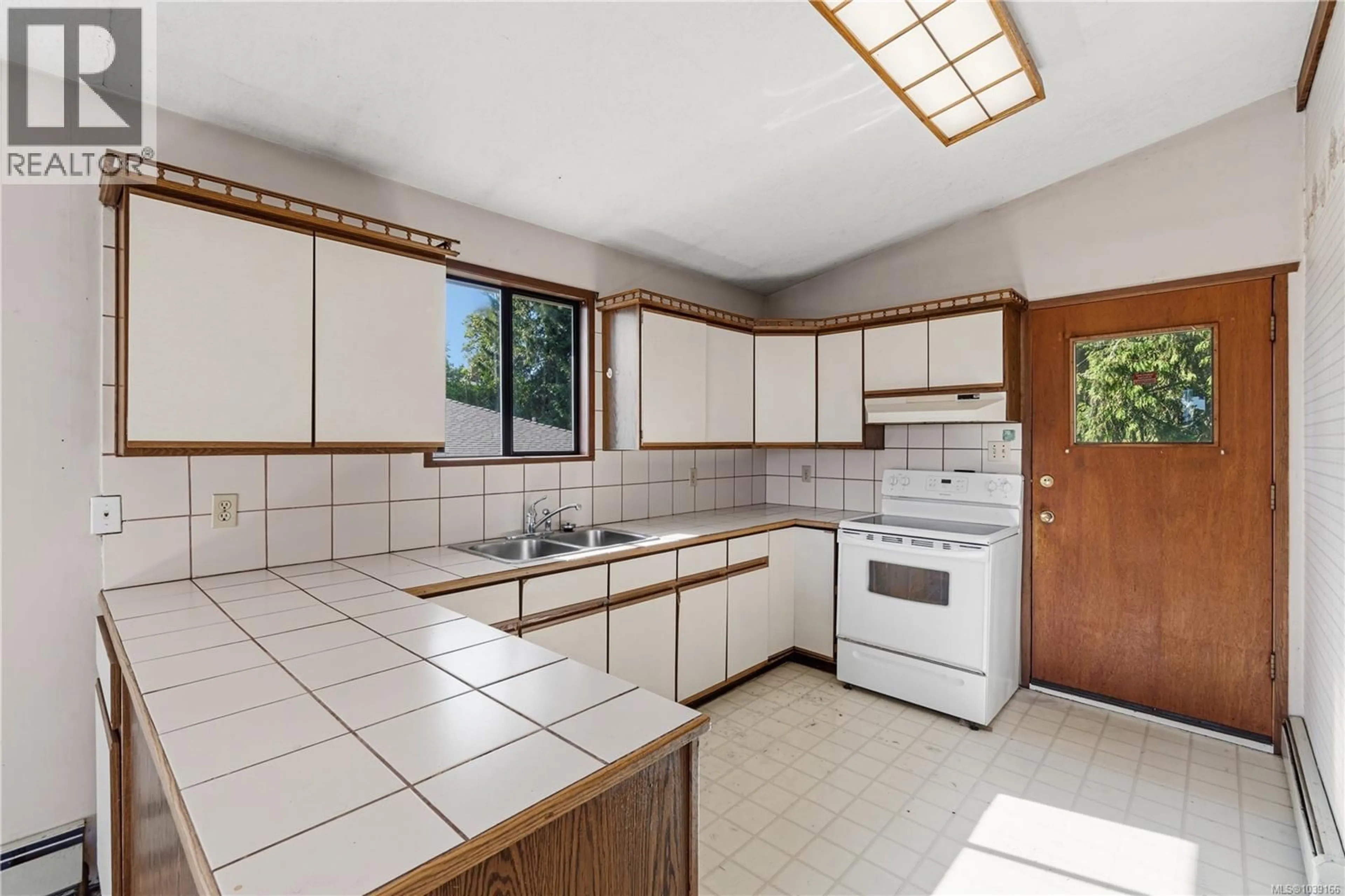 Standard kitchen, ceramic/tile floor for 3020 DOLPHIN DRIVE, Nanoose Bay British Columbia V9P9J3