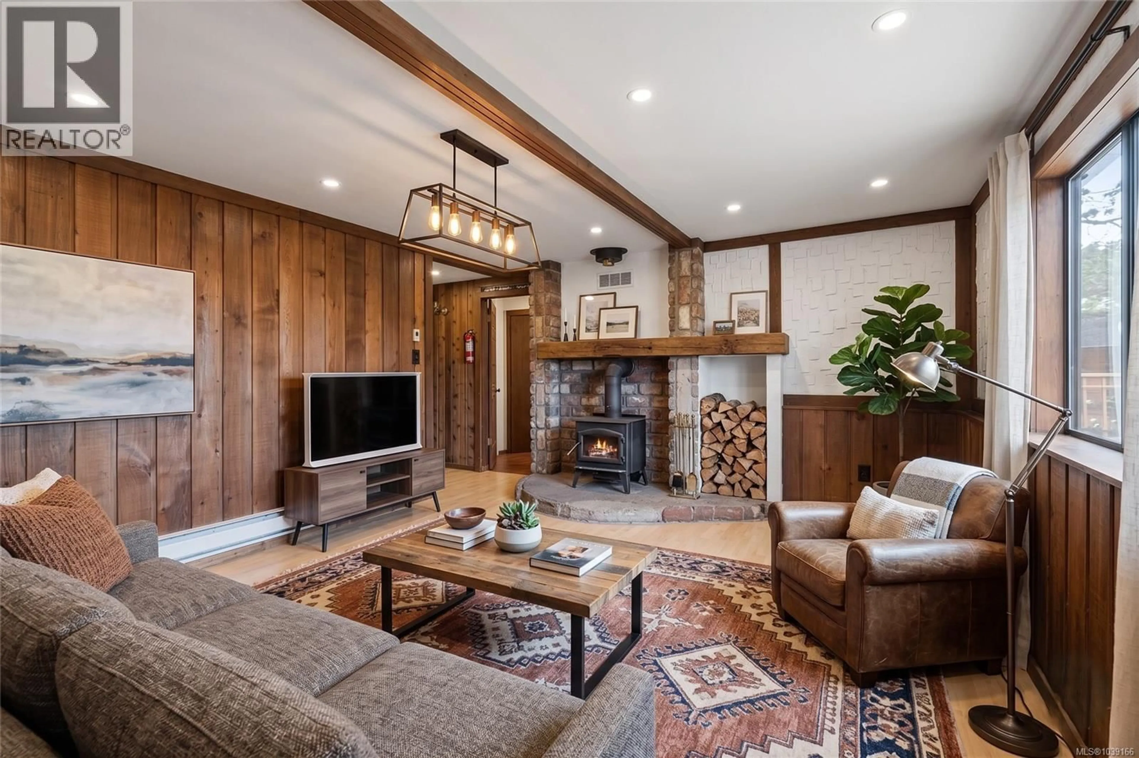 Living room with furniture, unknown for 3020 DOLPHIN DRIVE, Nanoose Bay British Columbia V9P9J3