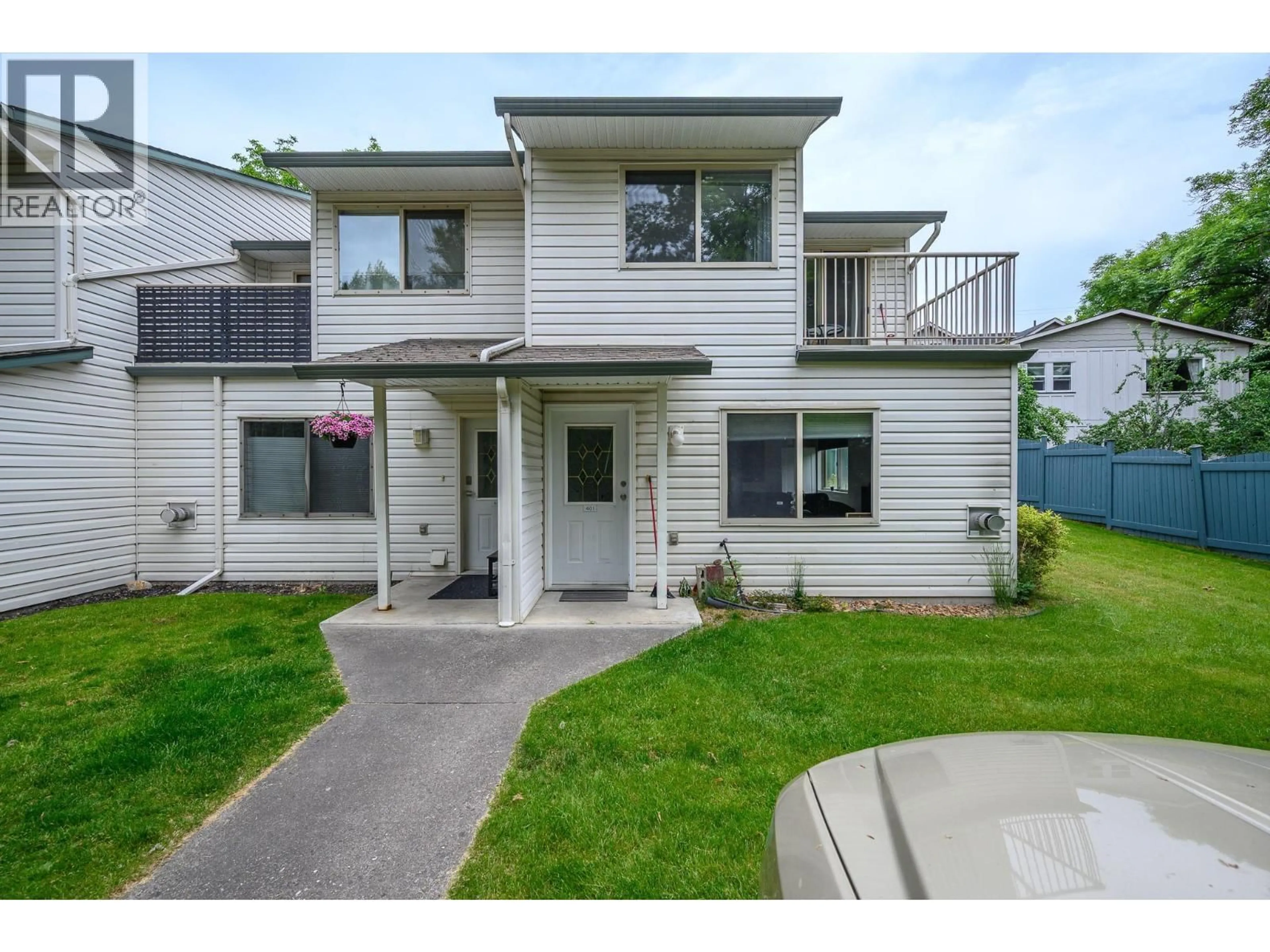 Home with vinyl exterior material, street for 401 - 1607 43 AVENUE, Vernon British Columbia V1T9R9
