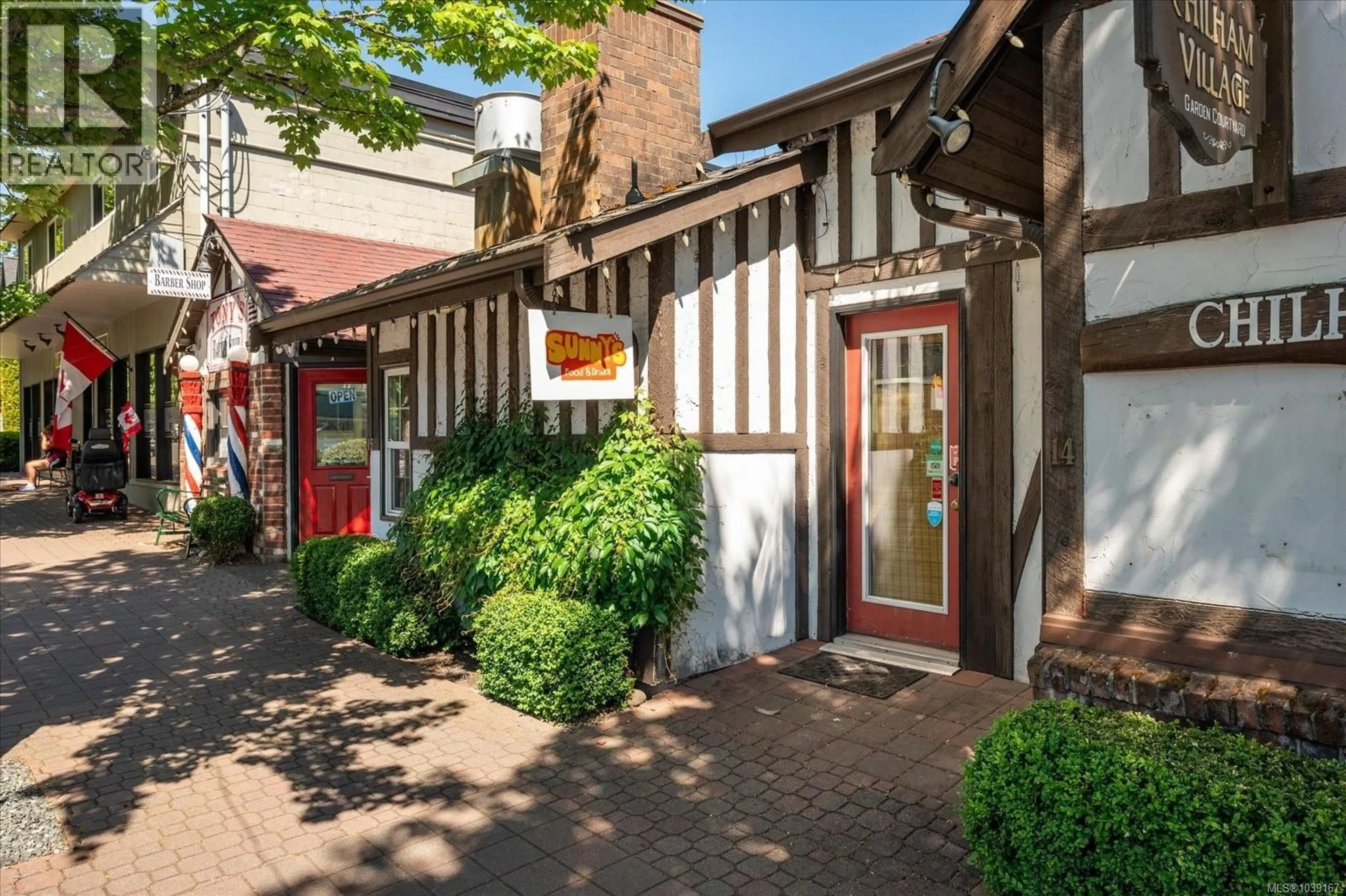 Patio, street for 14&15 - 221 SECOND AVENUE WEST, Qualicum Beach British Columbia V9K2S5