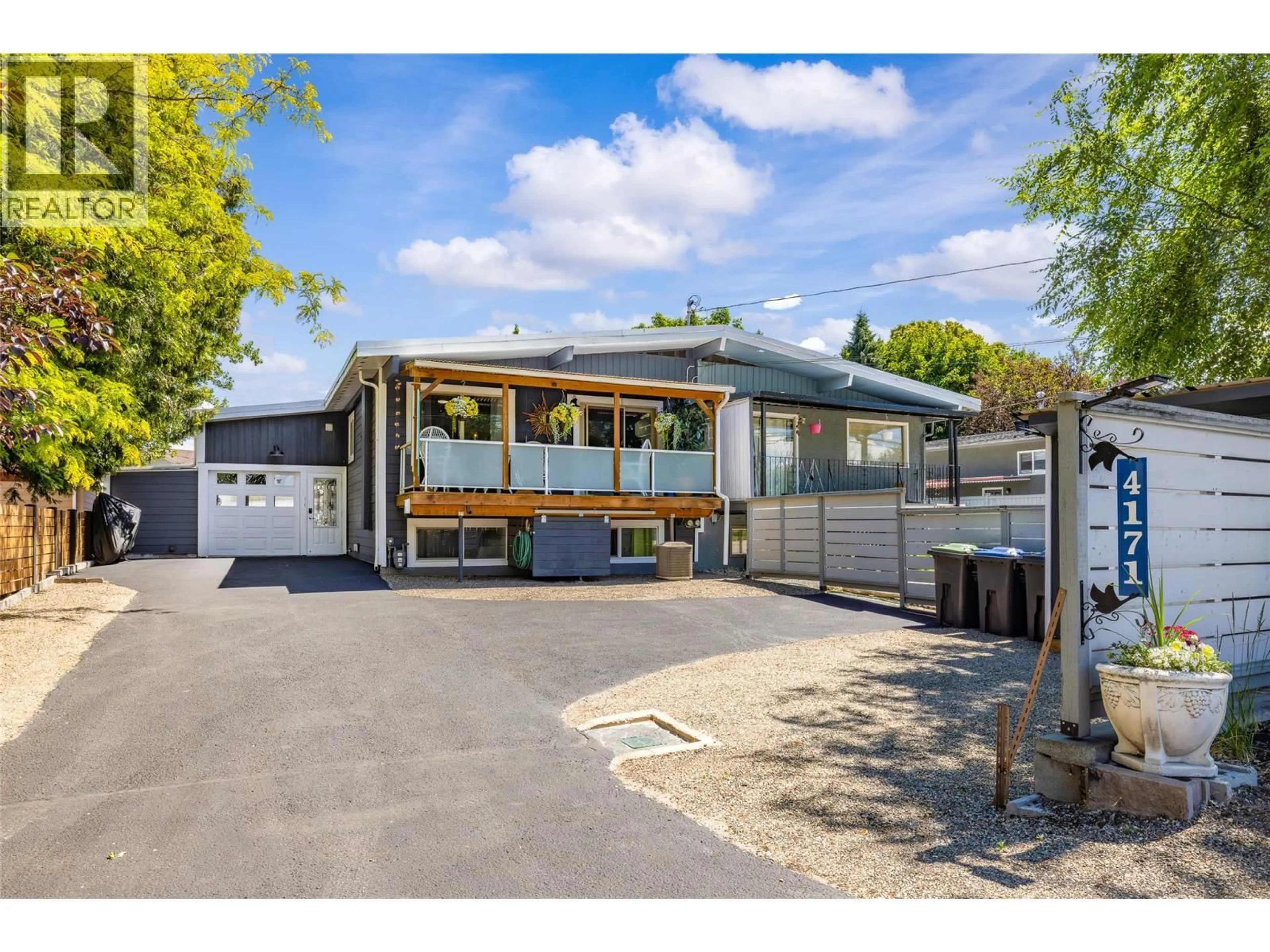 A pic from outside/outdoor area/front of a property/back of a property/a pic from drone, street for 4171 LAKESHORE ROAD, Kelowna British Columbia V1W1W1