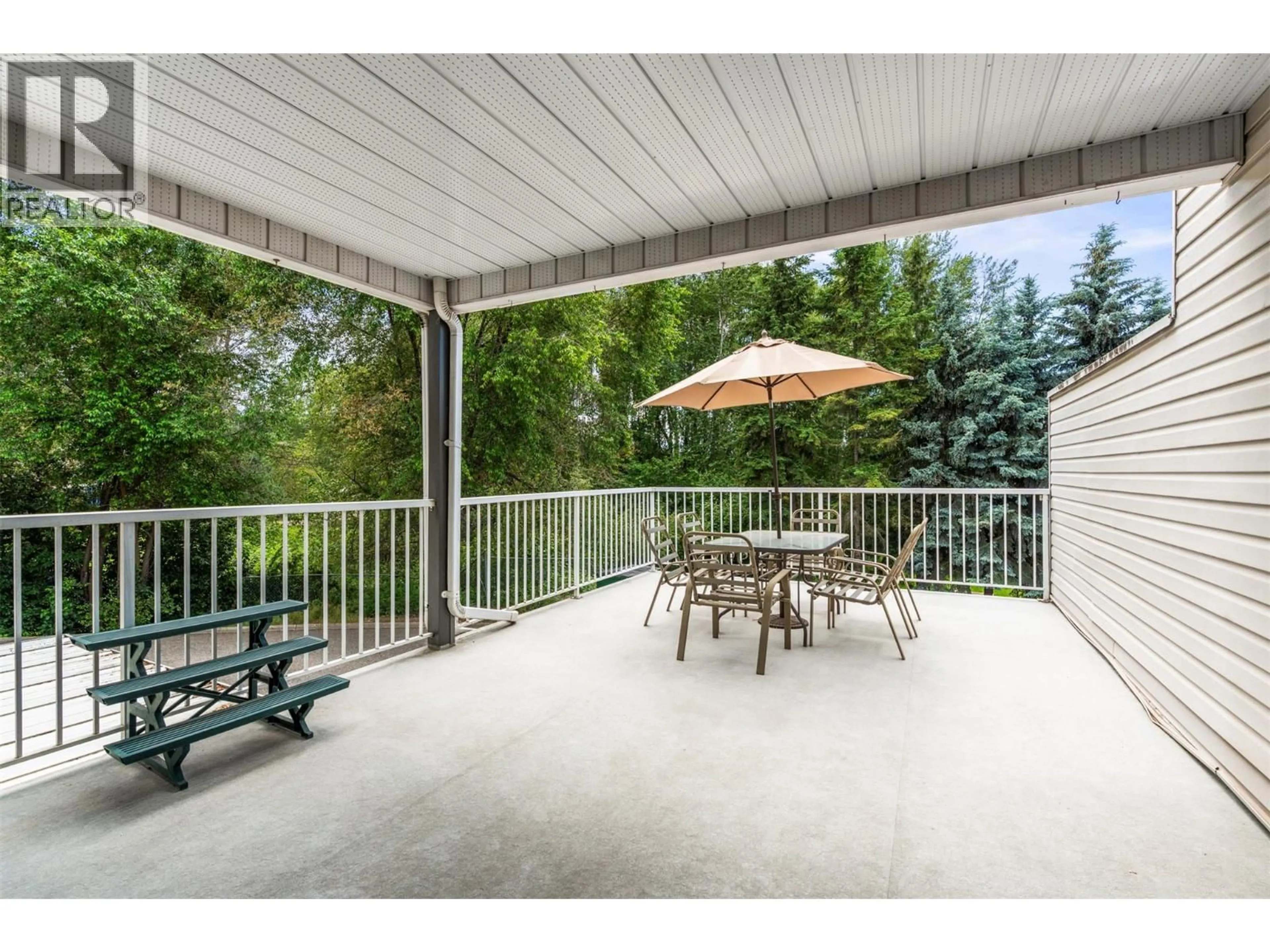 Patio, water/lake/river/ocean view for 6 - 4404 PLEASANT VALLEY ROAD, Vernon British Columbia V1T4M3