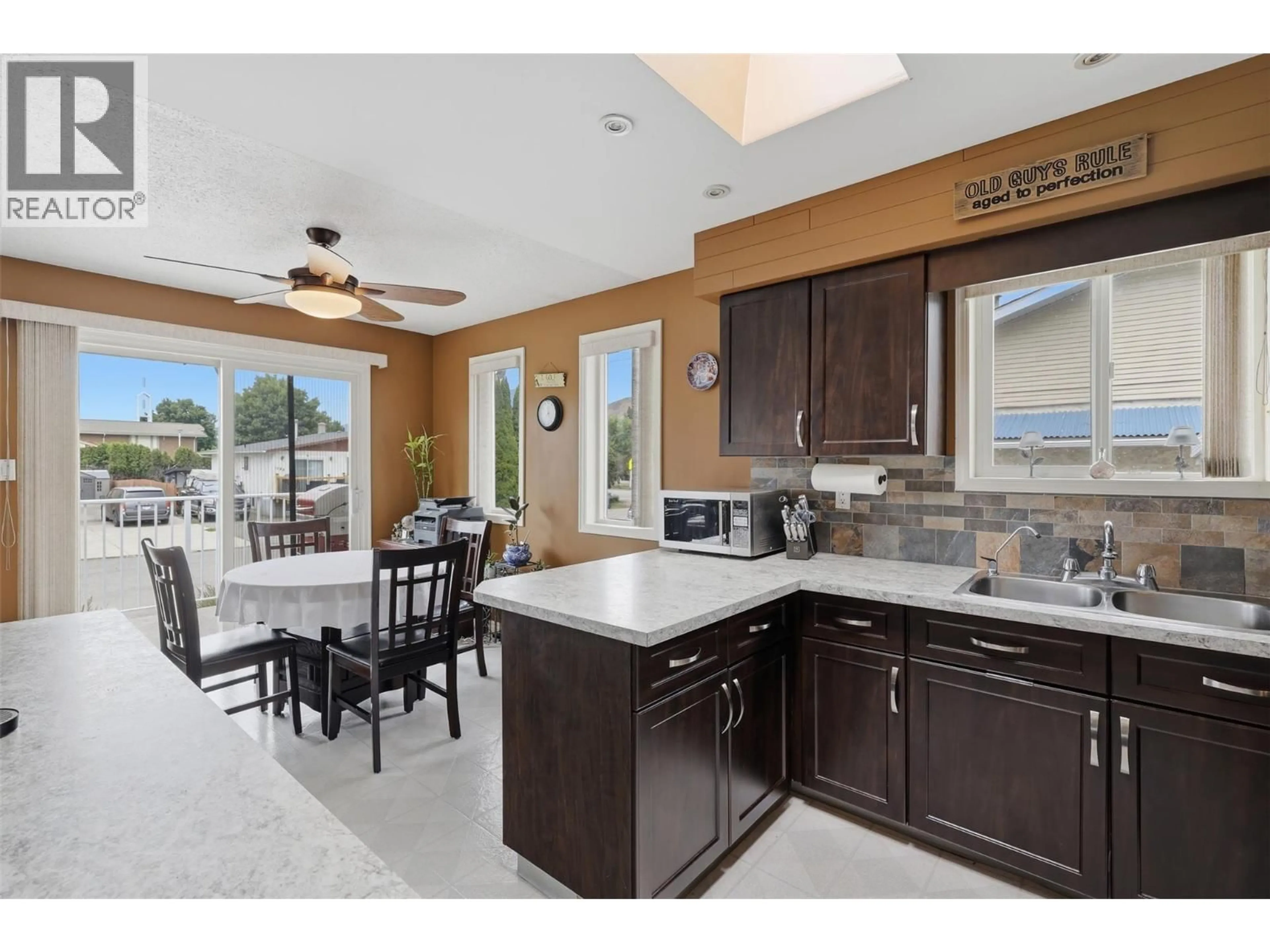 Open concept kitchen, ceramic/tile floor for 1075 ACADIA PLACE, Kamloops British Columbia V2B7Z5
