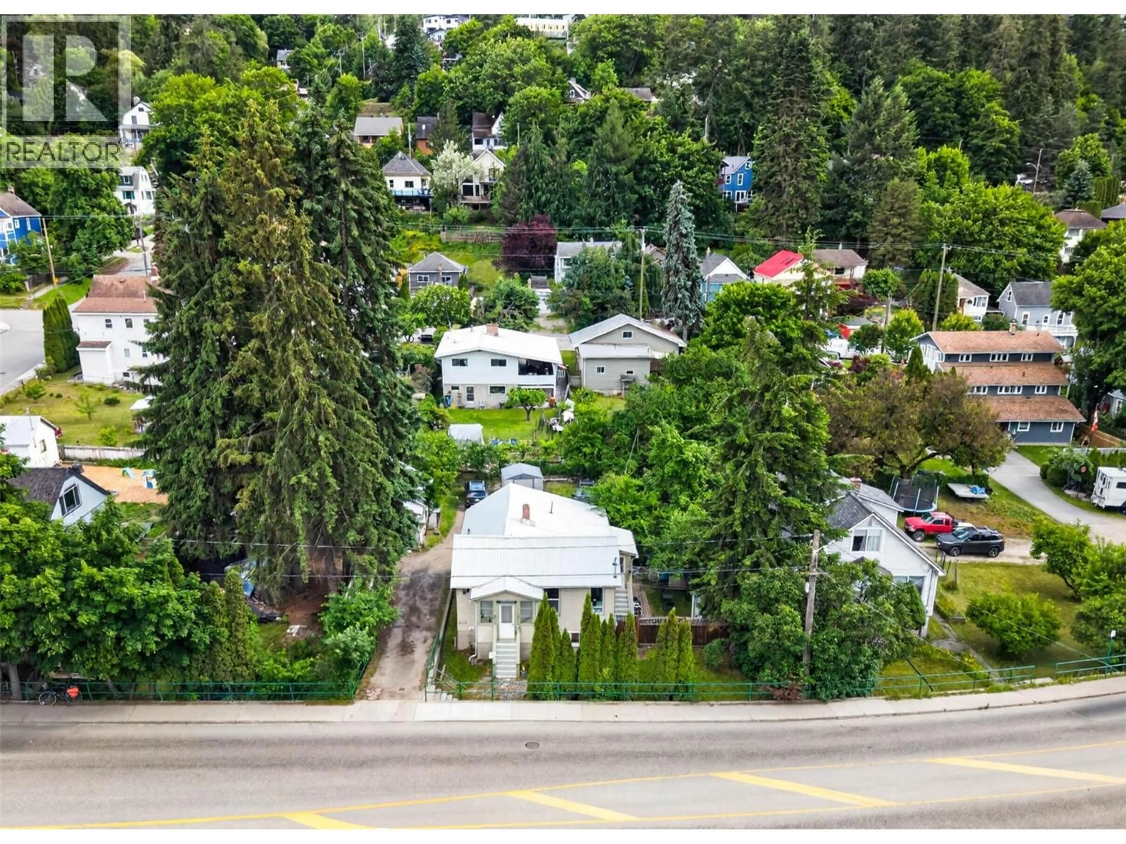 A pic from outside/outdoor area/front of a property/back of a property/a pic from drone, street for 116 ANDERSON STREET, Nelson British Columbia V1L3X5