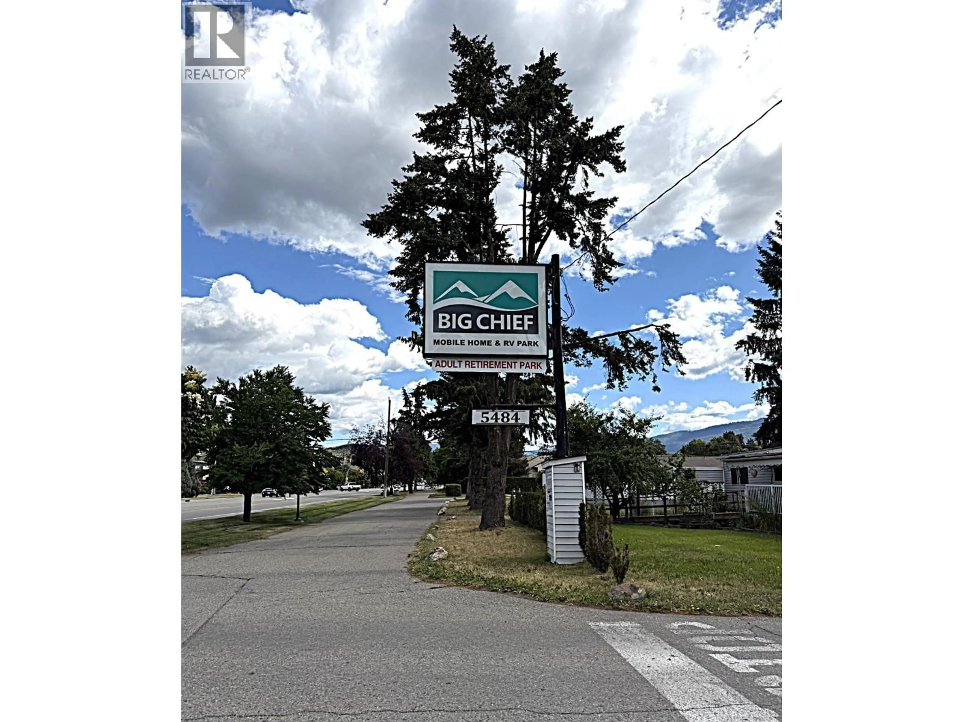 Parking for 35 - 5484 25 AVENUE, Vernon British Columbia V1T7A8