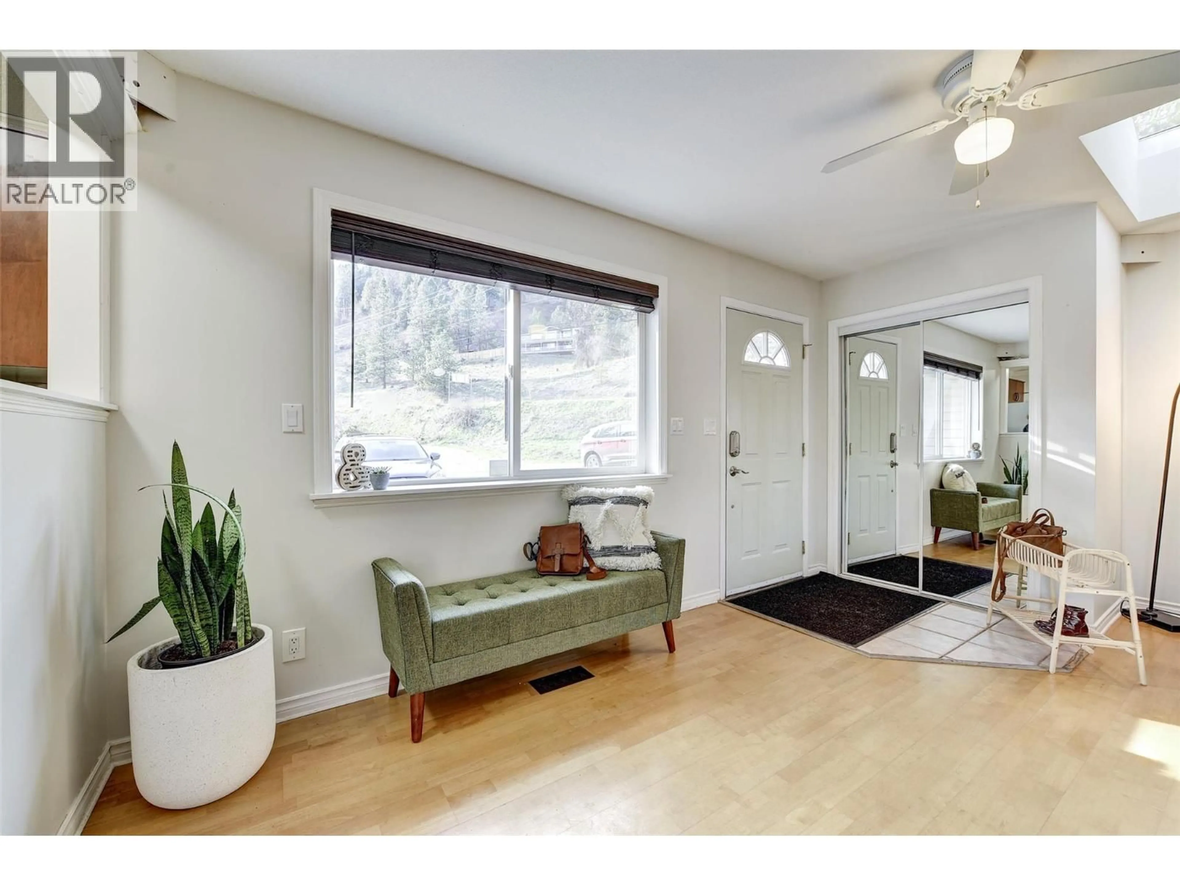Indoor entryway for 4311 11TH STREET, Peachland British Columbia V0H1X6