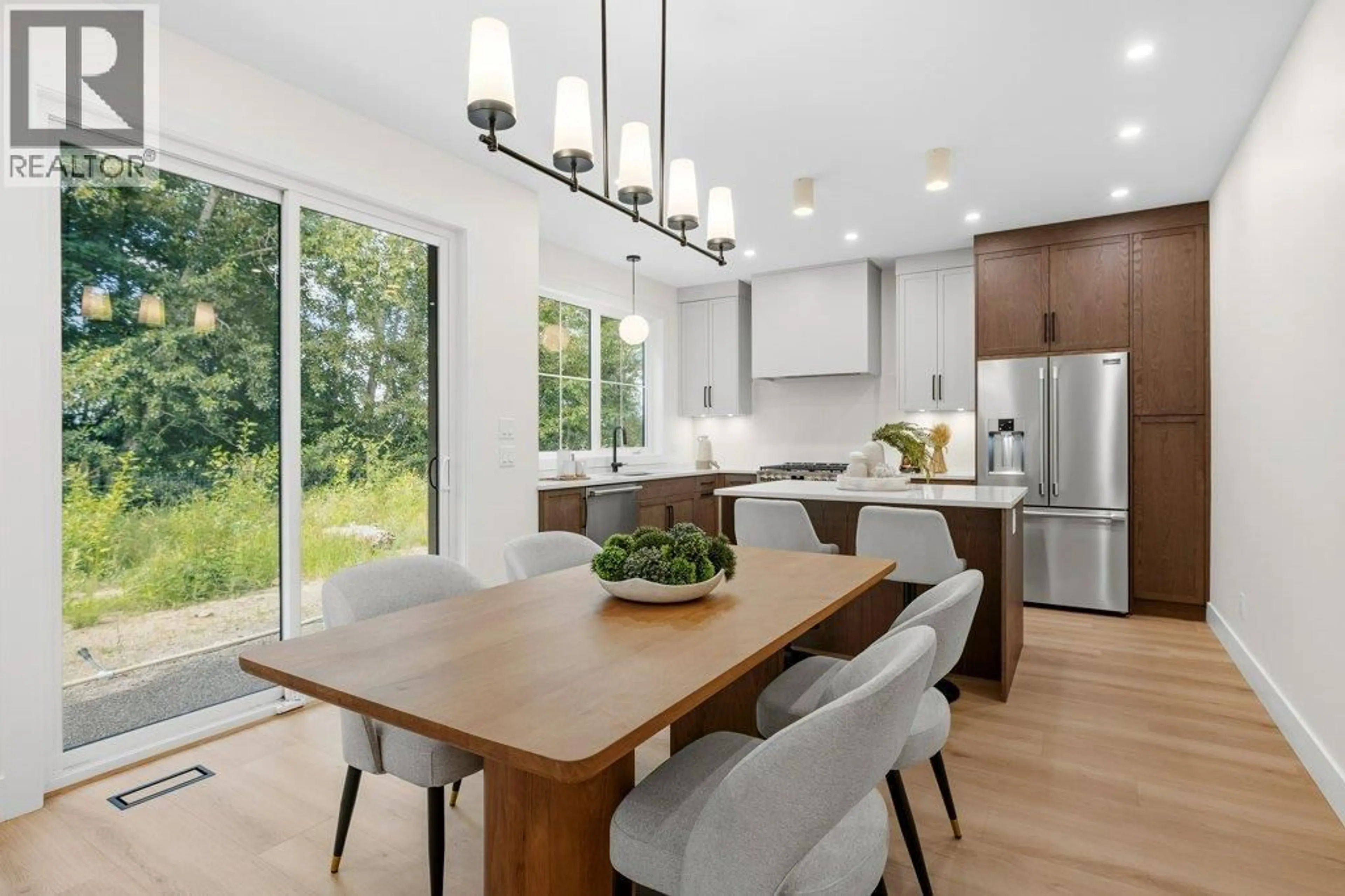 Open concept kitchen, unknown for 906 BULL CRESCENT, Kelowna British Columbia V1W0E6