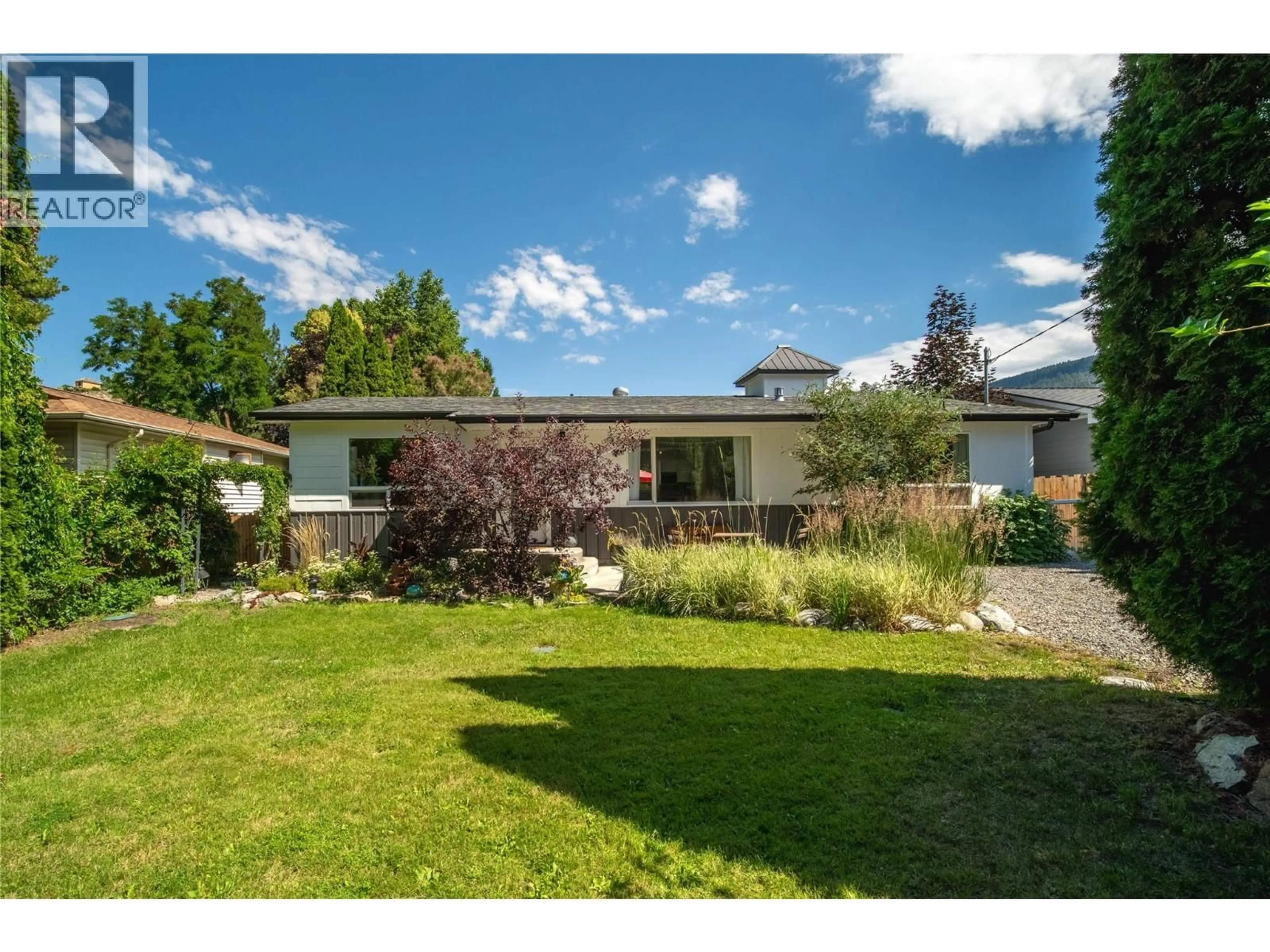 A pic from outside/outdoor area/front of a property/back of a property/a pic from drone, street for 675 ROBINSON AVENUE, Naramata British Columbia V0H1N1