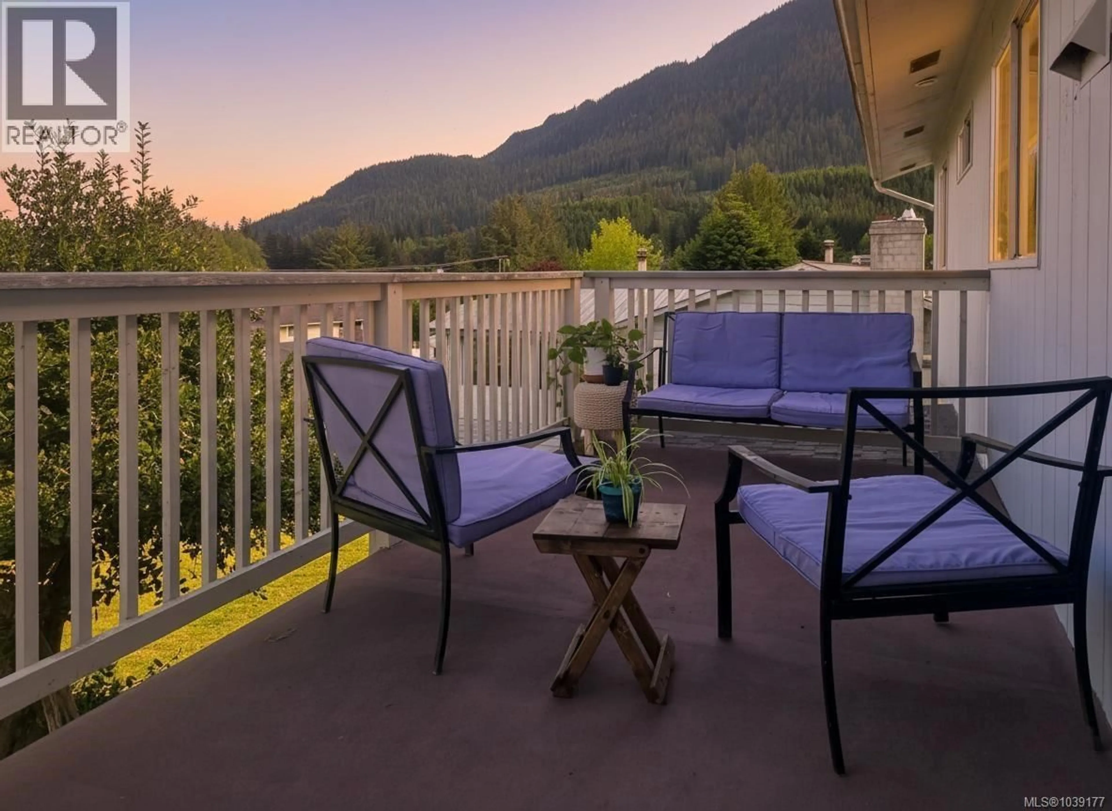 Patio, mountain view for 221 SPAR STREET, Sayward British Columbia V0P1R0