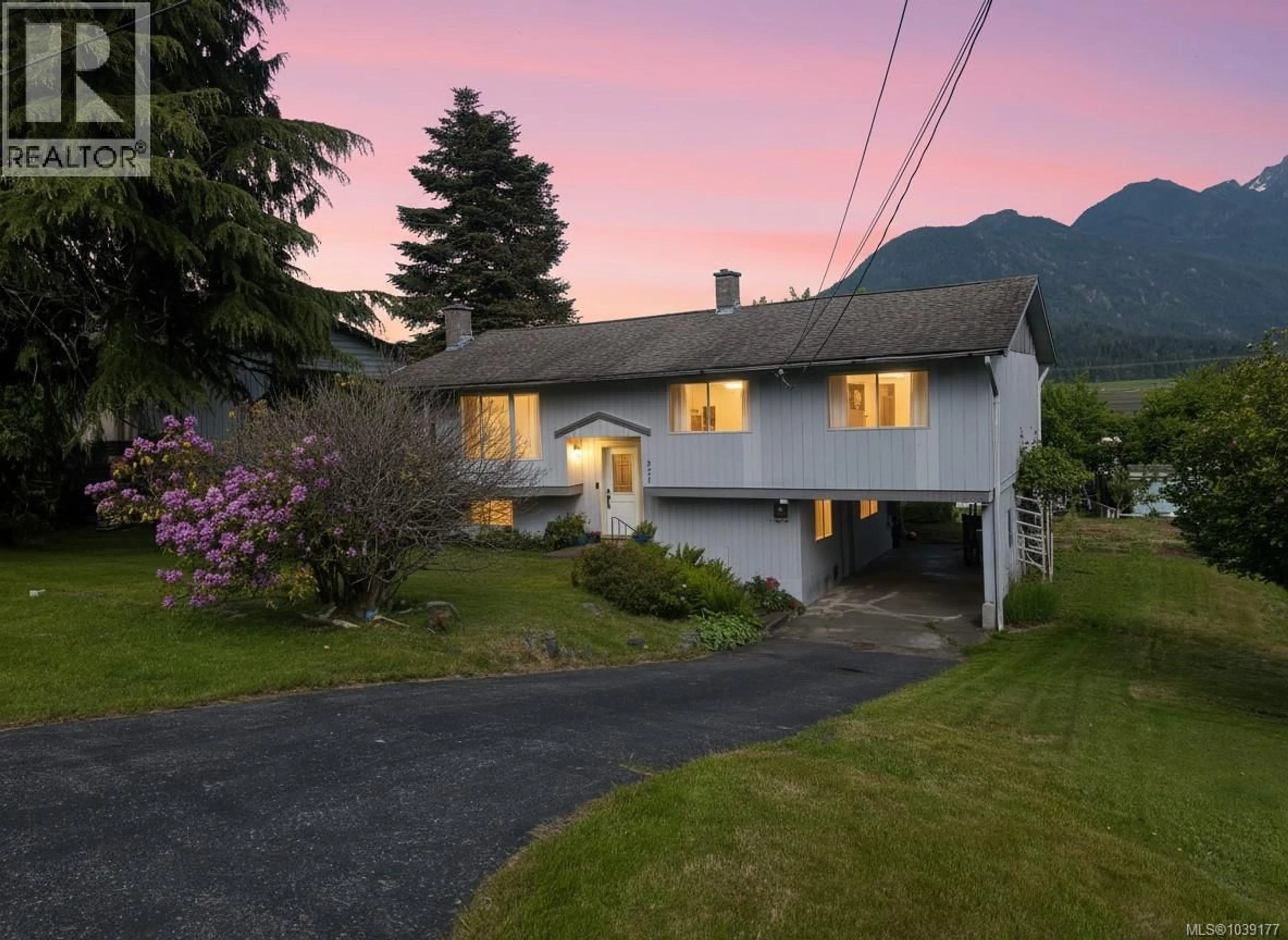 A pic from outside/outdoor area/front of a property/back of a property/a pic from drone, mountain view for 221 SPAR STREET, Sayward British Columbia V0P1R0