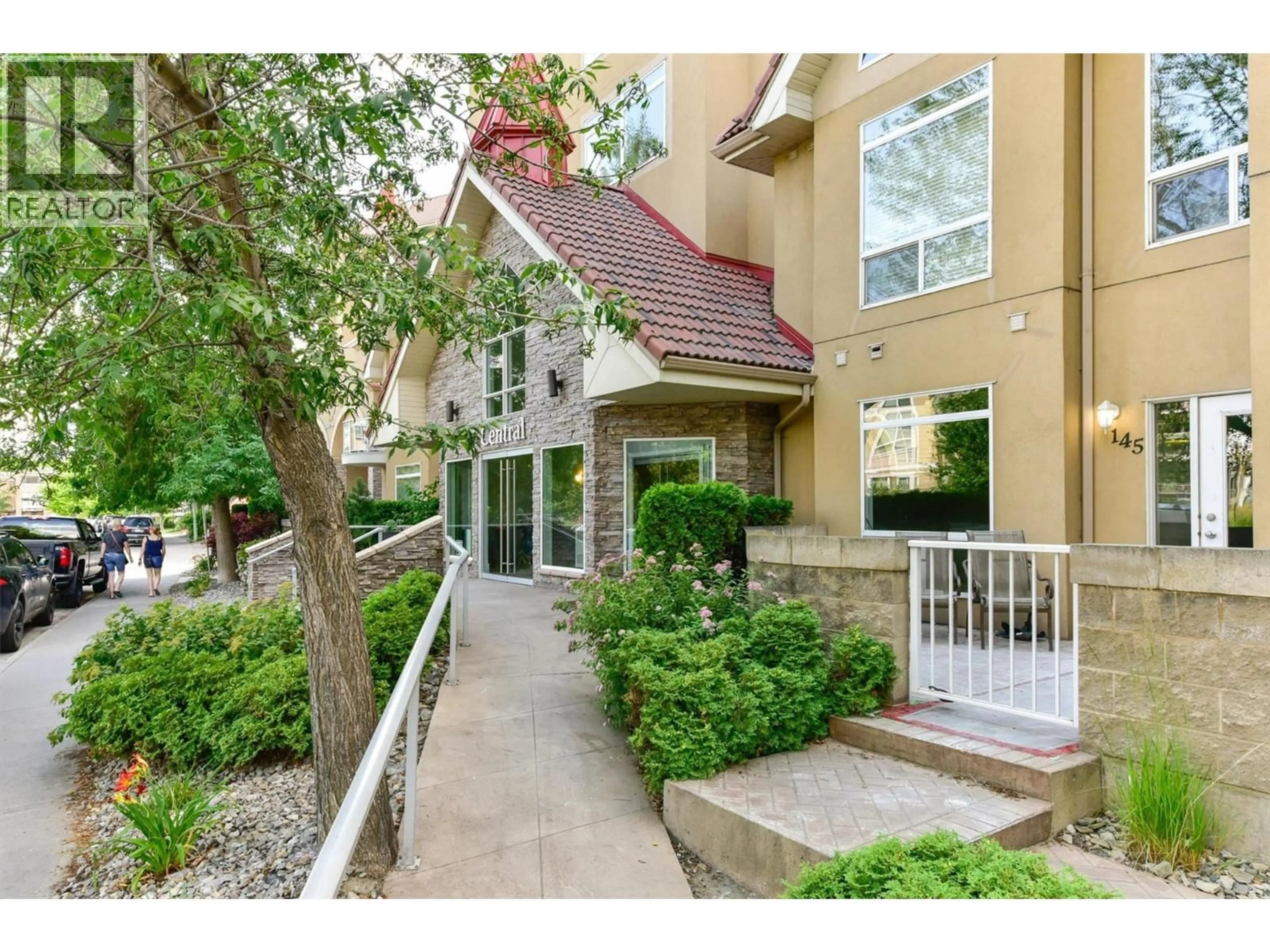 Unknown for 332 - 1088 SUNSET DRIVE, Kelowna British Columbia V1Y9W1