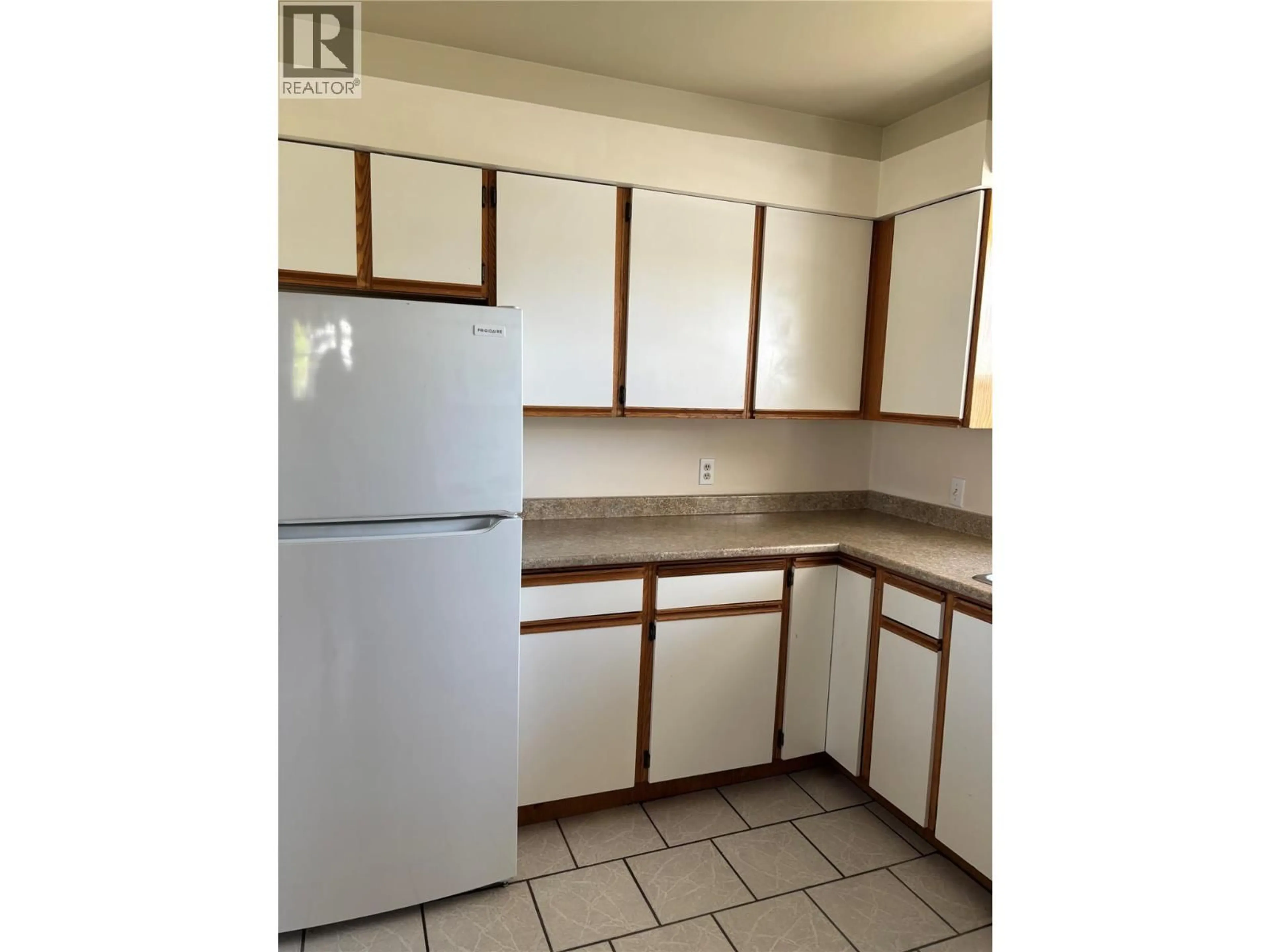 Standard kitchen, unknown for 1201 6TH STREET, Cranbrook British Columbia V1C1L8