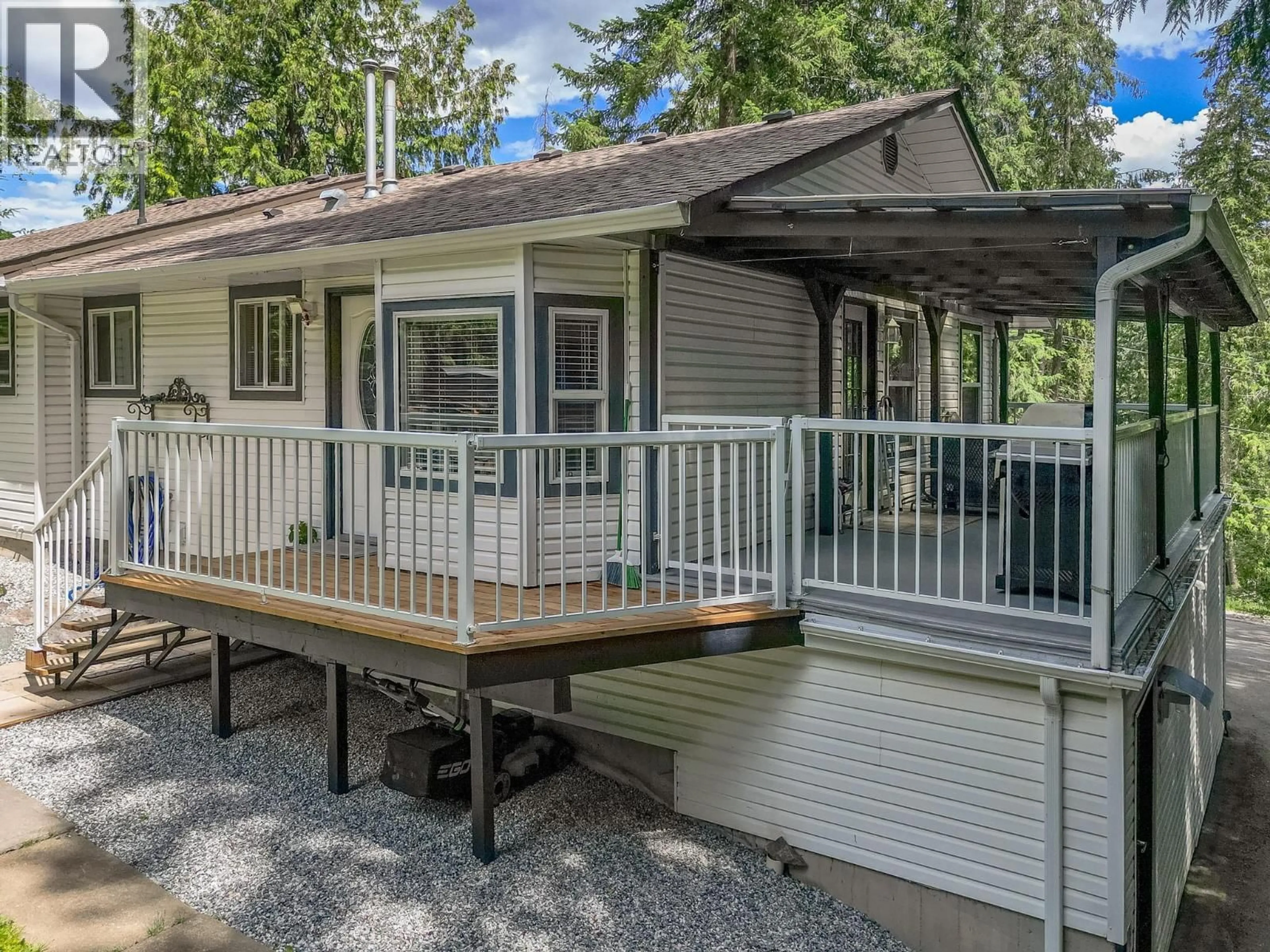 Home with vinyl exterior material, unknown for 2476 FOREST DRIVE, Blind Bay British Columbia V0E1H2