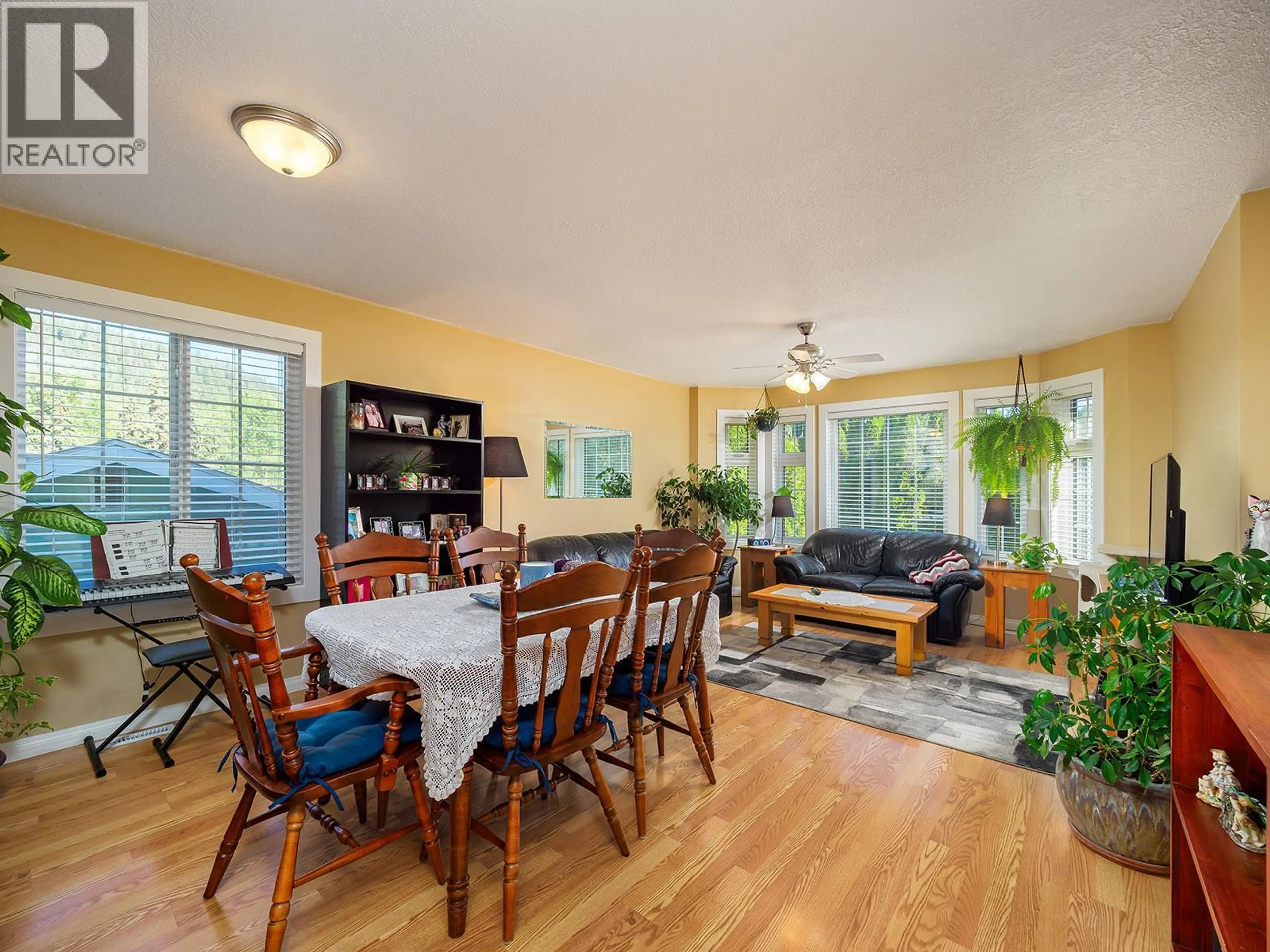 Dining room, wood/laminate floor for 510 ' 11TH STREET SOUTH, Golden British Columbia V0A1H0