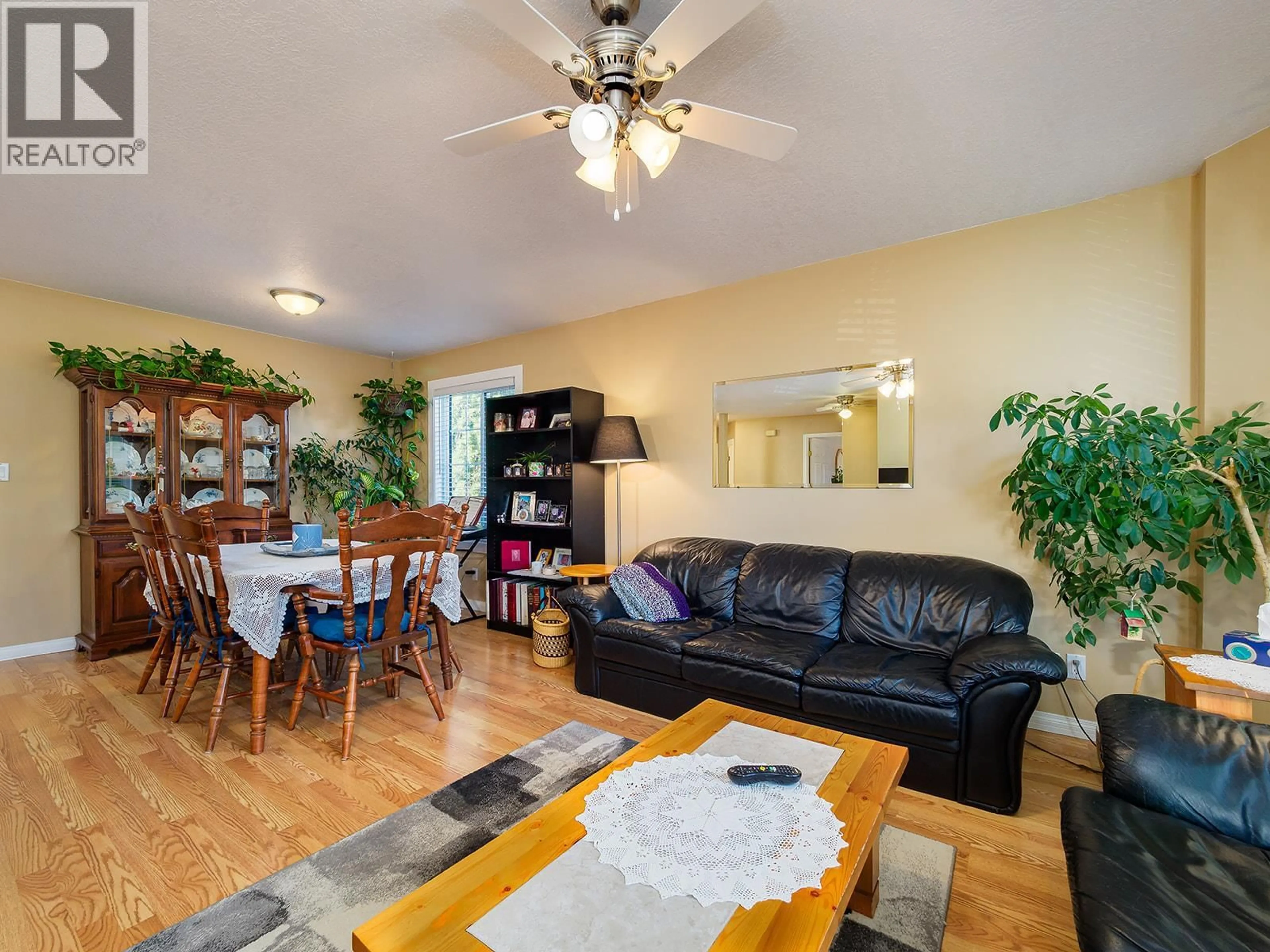 Living room with furniture, wood/laminate floor for 510 ' 11TH STREET SOUTH, Golden British Columbia V0A1H0