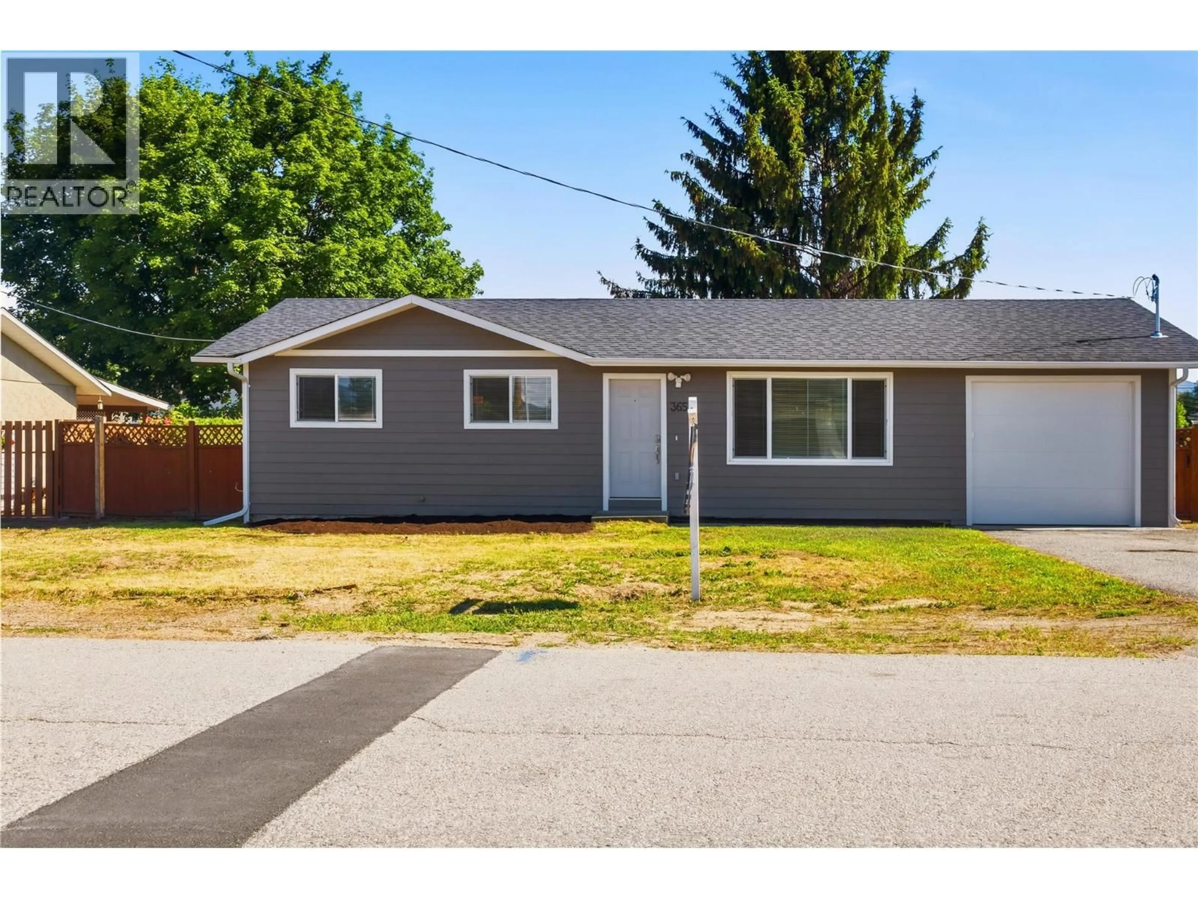 Home with vinyl exterior material, street for 365 SUMAC ROAD WEST, Kelowna British Columbia V1X4K2