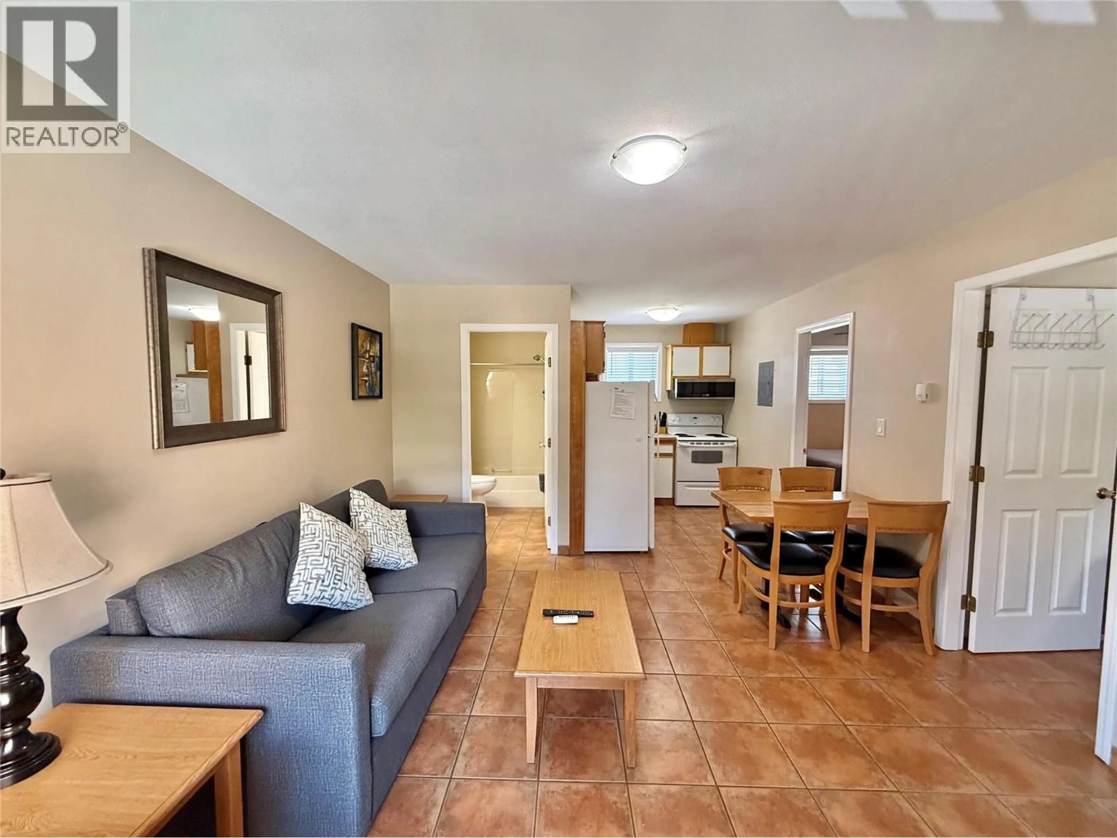 Living room with furniture, unknown for 208 - 7310 MAIN STREET, Osoyoos British Columbia V0H1V3
