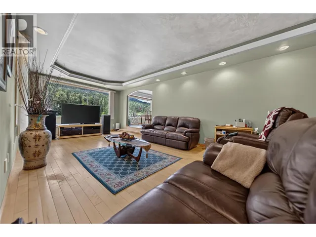 1698 MCKENZIE ROAD, Fernie 5
