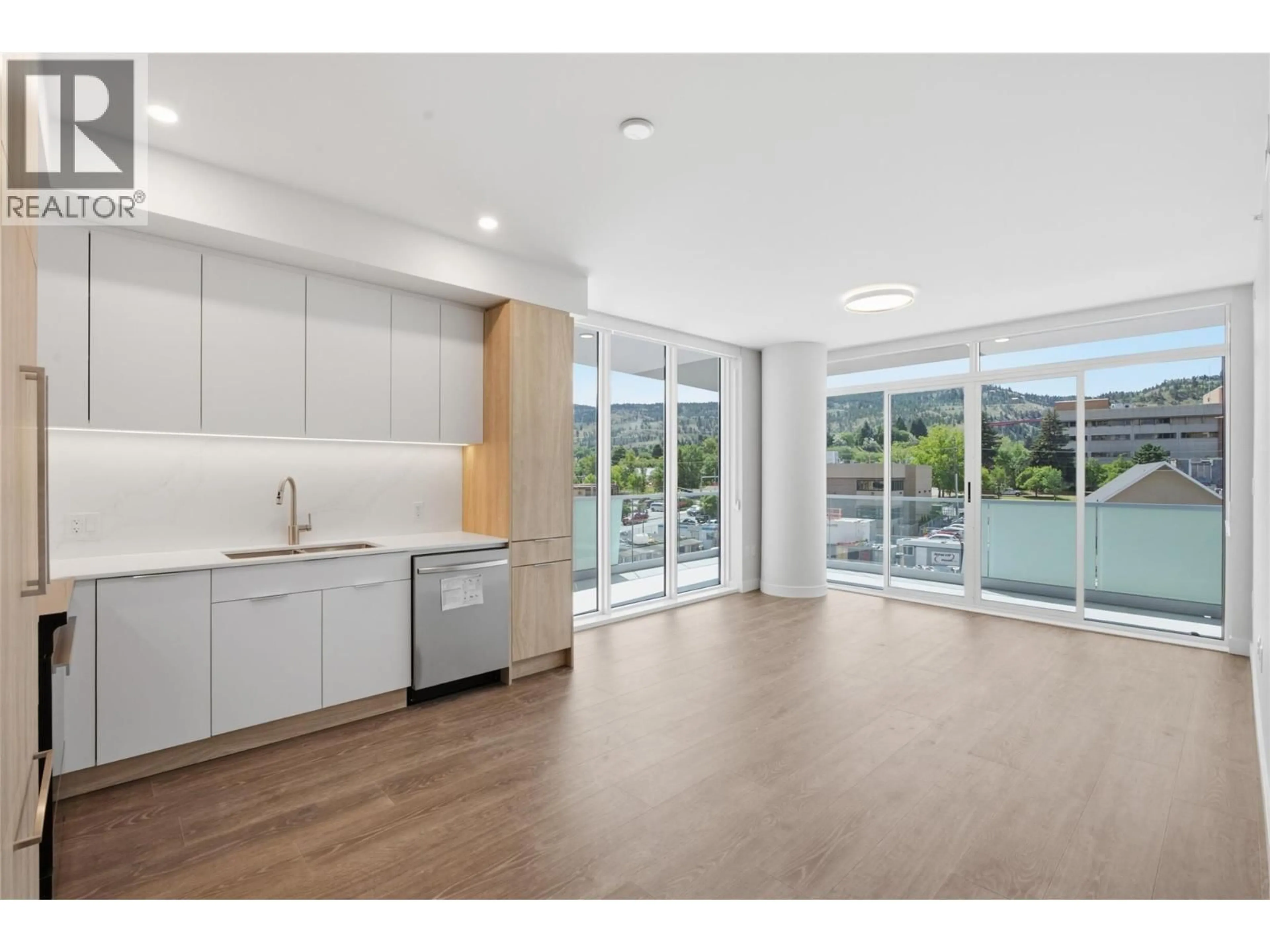 Open concept kitchen, unknown for 404 - 460 NICOLA STREET, Kamloops British Columbia V2C0N2