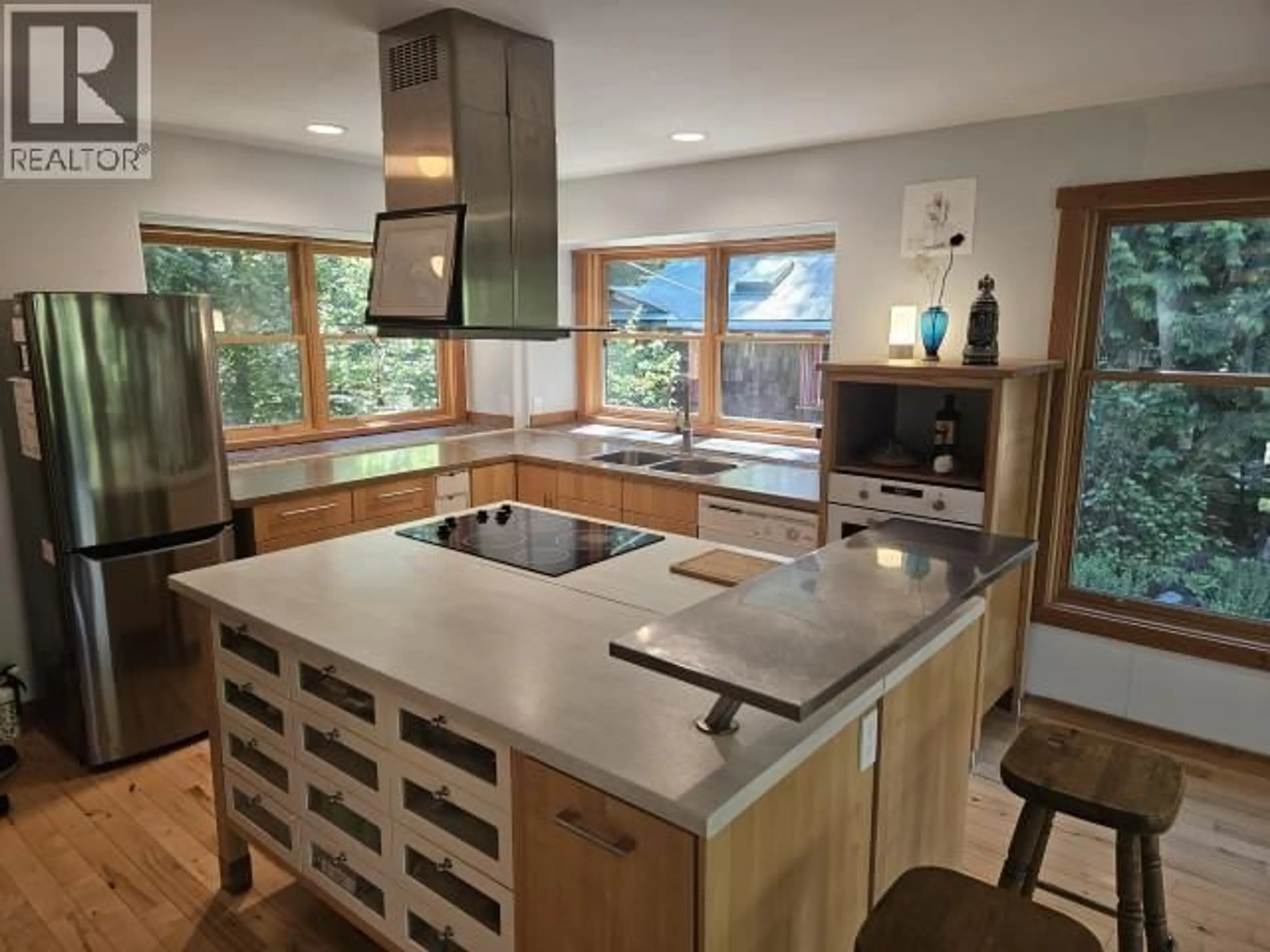 Contemporary kitchen, unknown for 218 CLARK ROAD, Burton British Columbia V0G1E0