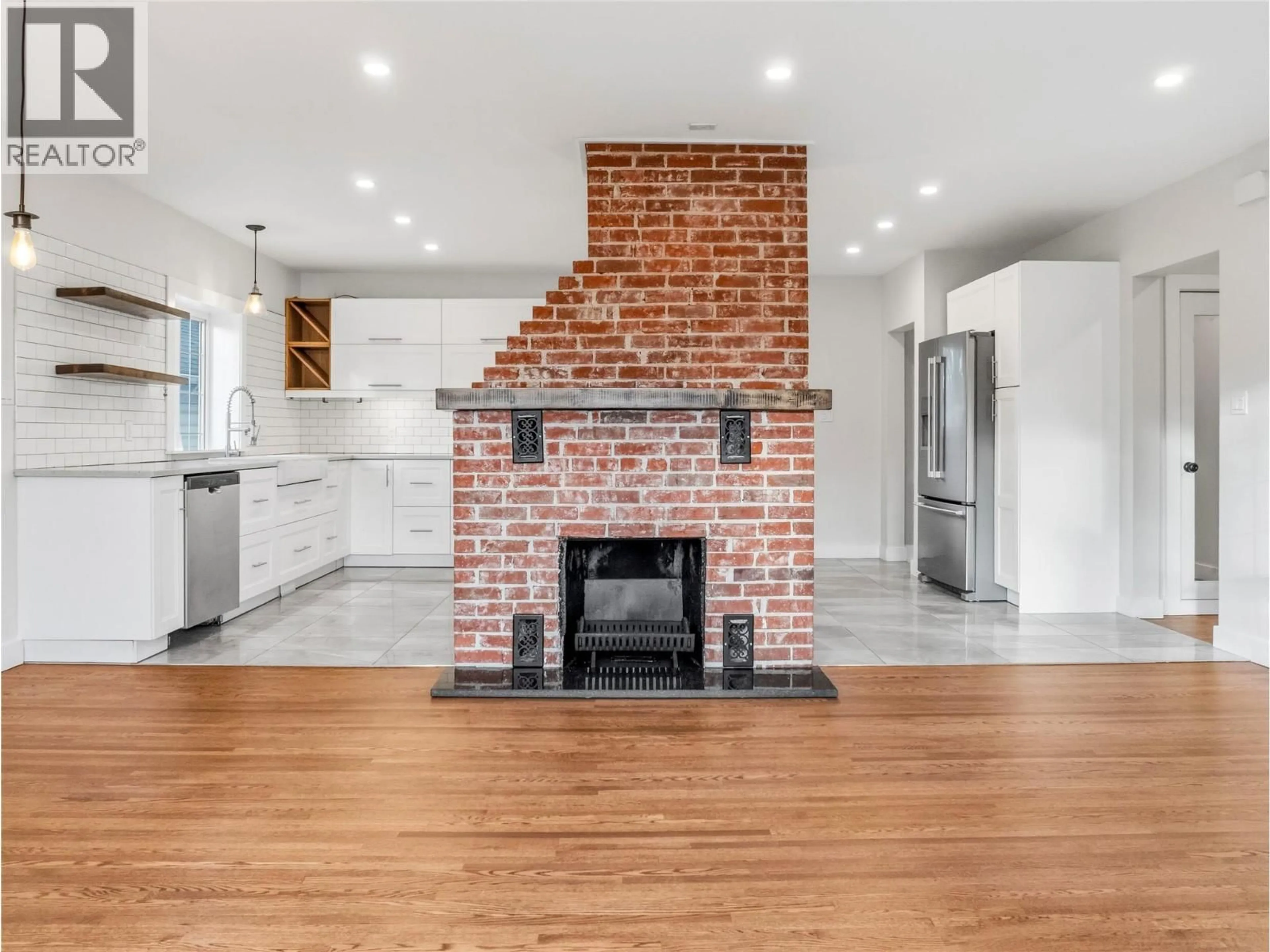 Open concept kitchen, ceramic/tile floor for 1229 105 AVENUE, Dawson Creek British Columbia V1G2L8