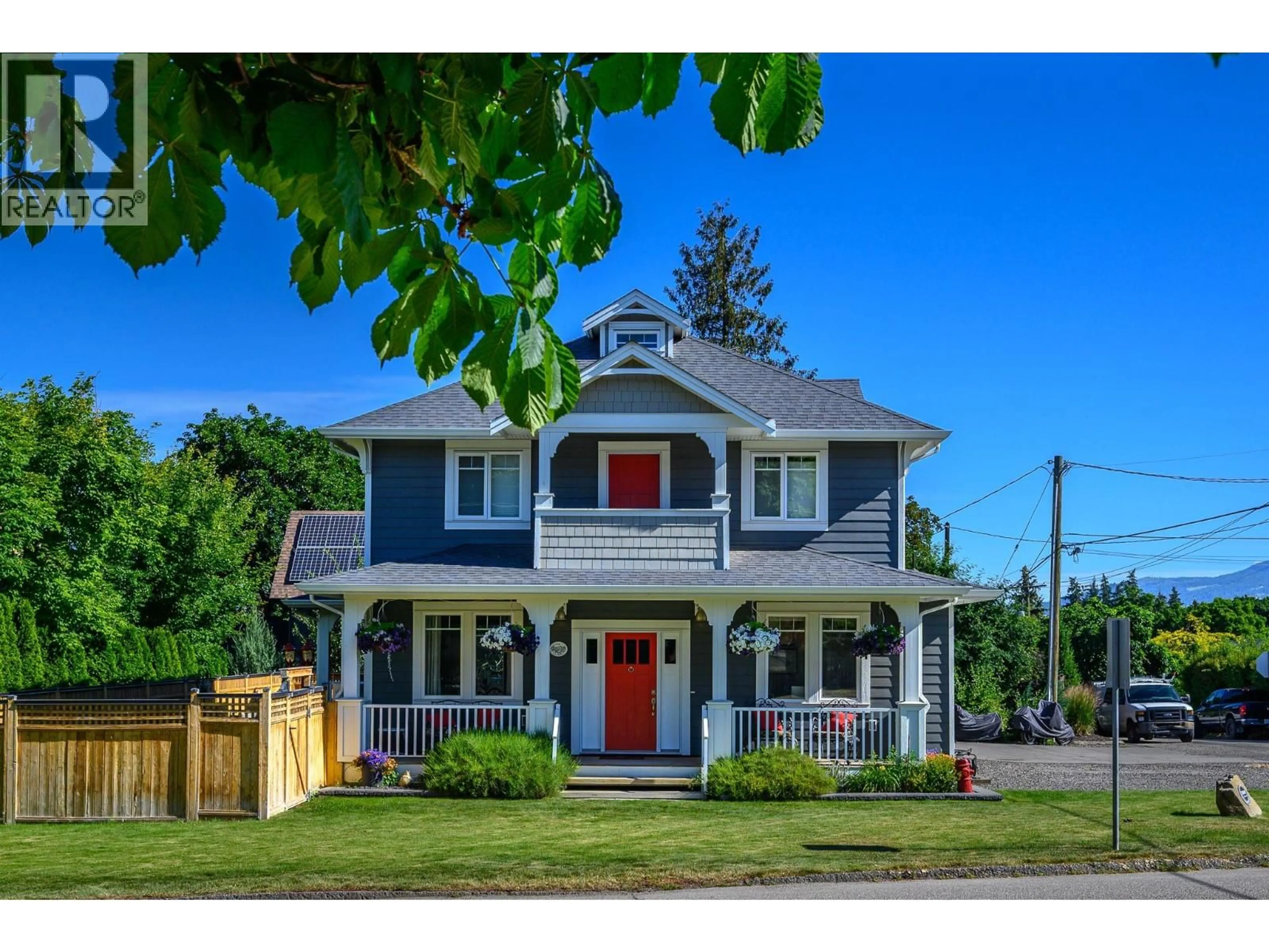 Home with vinyl exterior material, street for 3000 22 STREET, Vernon British Columbia V1T4H6