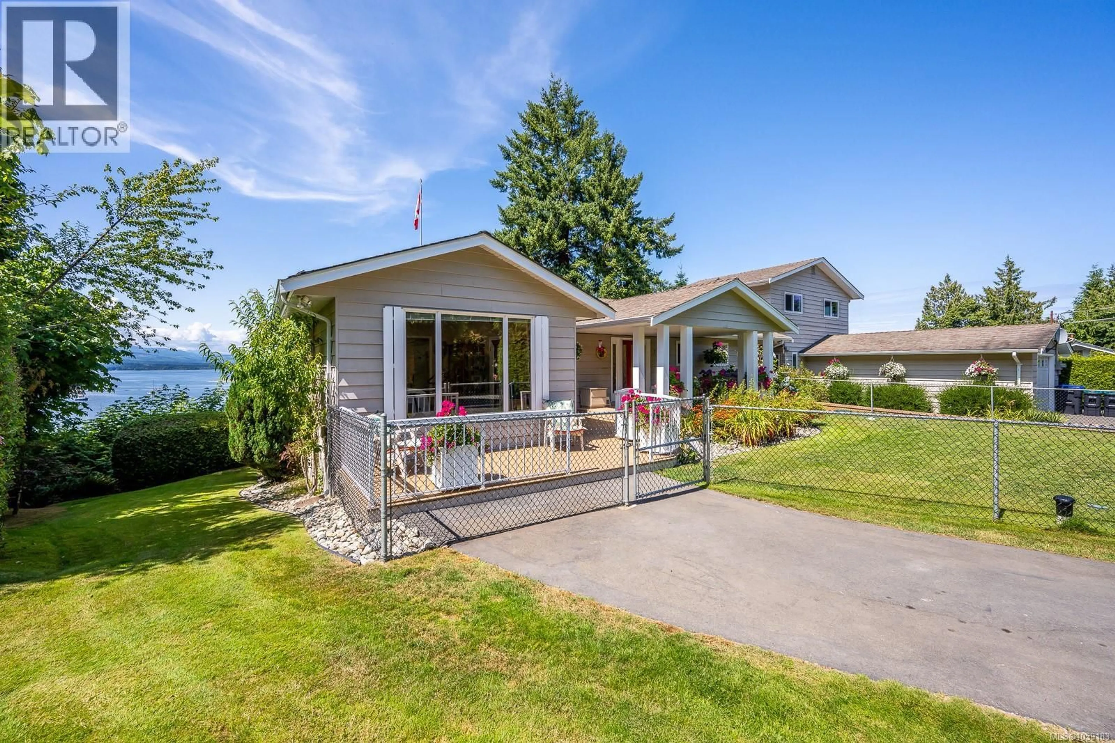 Home with vinyl exterior material, water/lake/river/ocean view for 200 CROME POINT ROAD, Bowser British Columbia V0R1G0