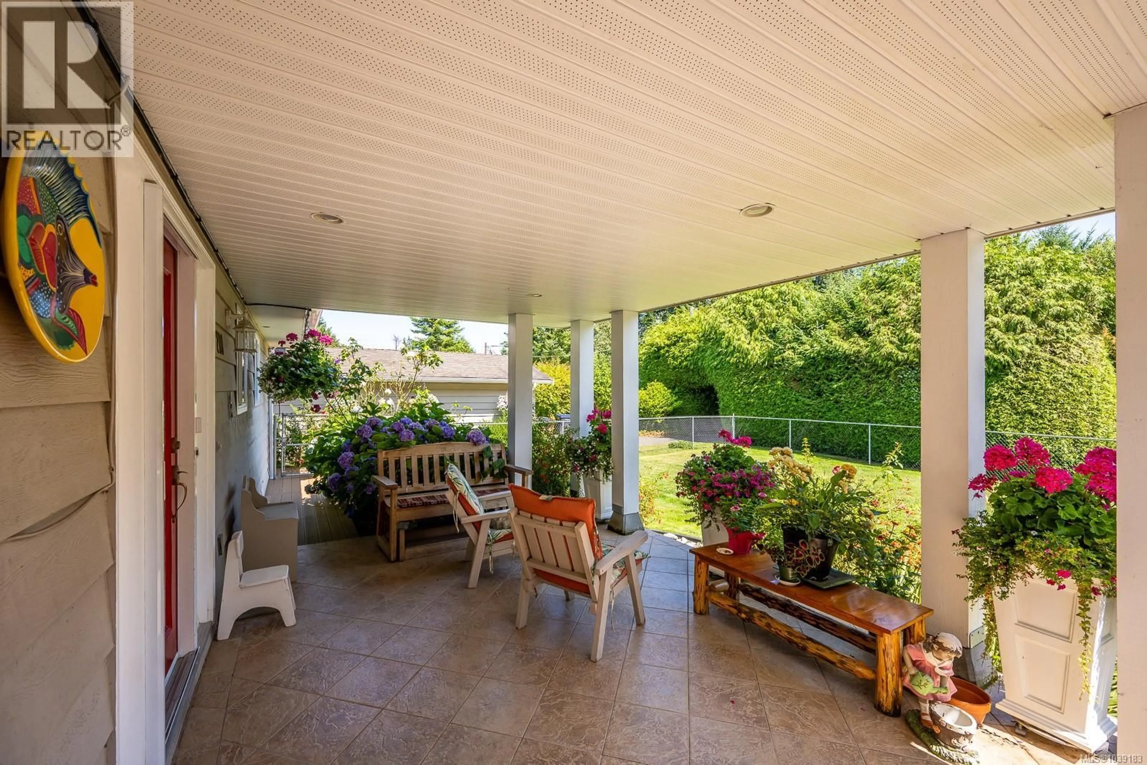 Patio, street for 200 CROME POINT ROAD, Bowser British Columbia V0R1G0