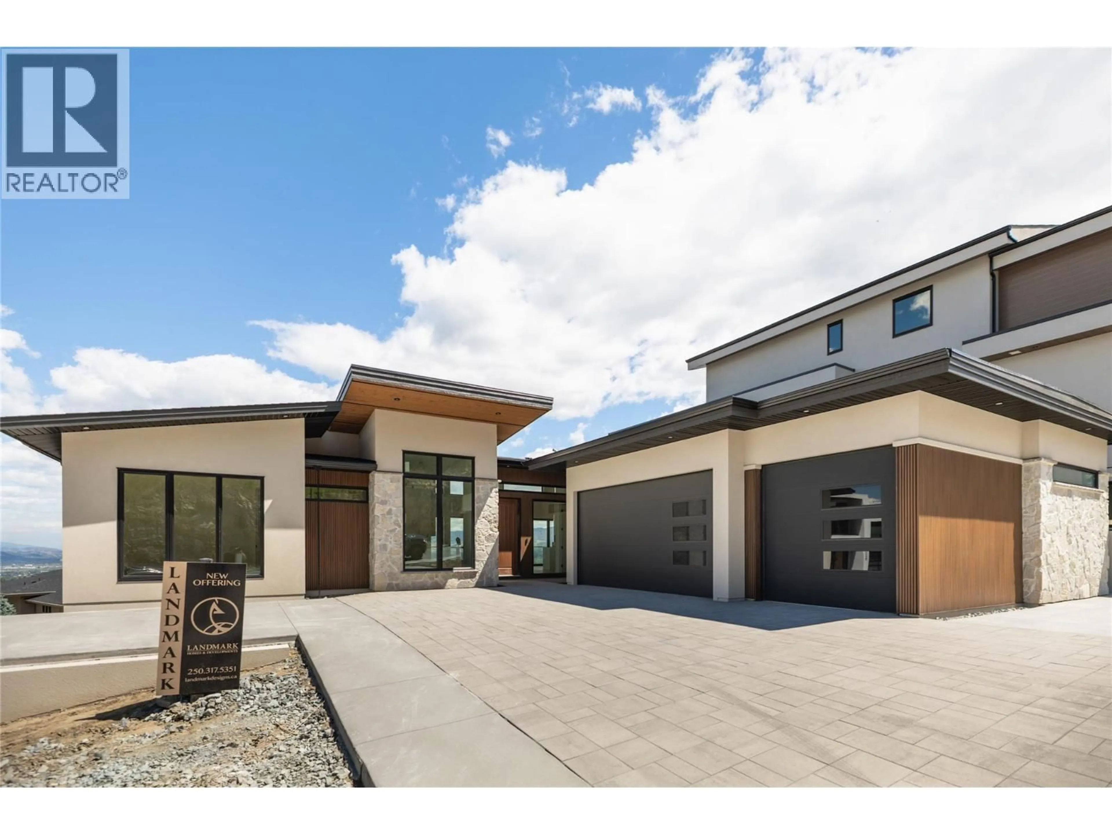 Unknown for 1004 EMSLIE STREET, Kelowna British Columbia V1W0C3