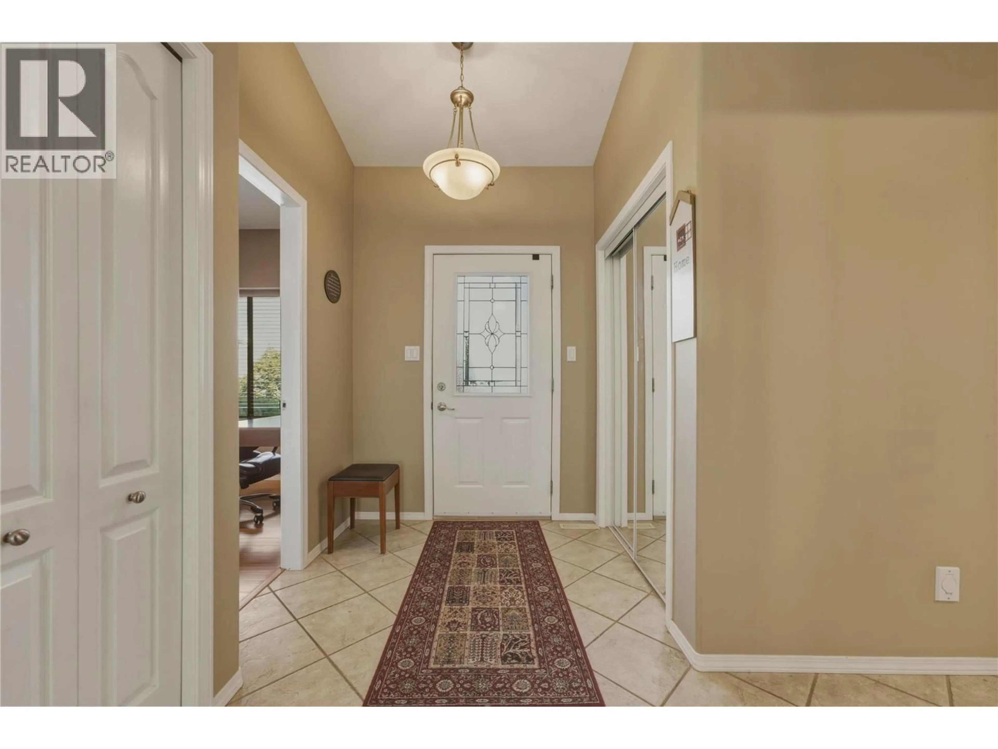 Indoor entryway for 94 - 124 SARSONS ROAD, Vernon British Columbia V1B2T9