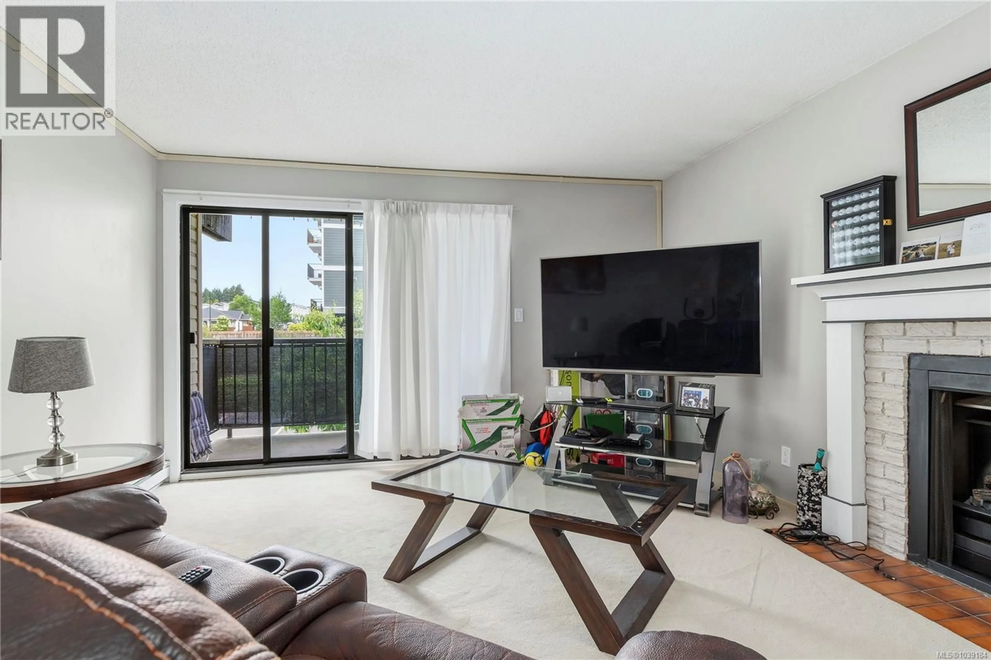 Living room with furniture, unknown for 210 - 585 DOGWOOD STREET, Campbell River British Columbia V9W6T6