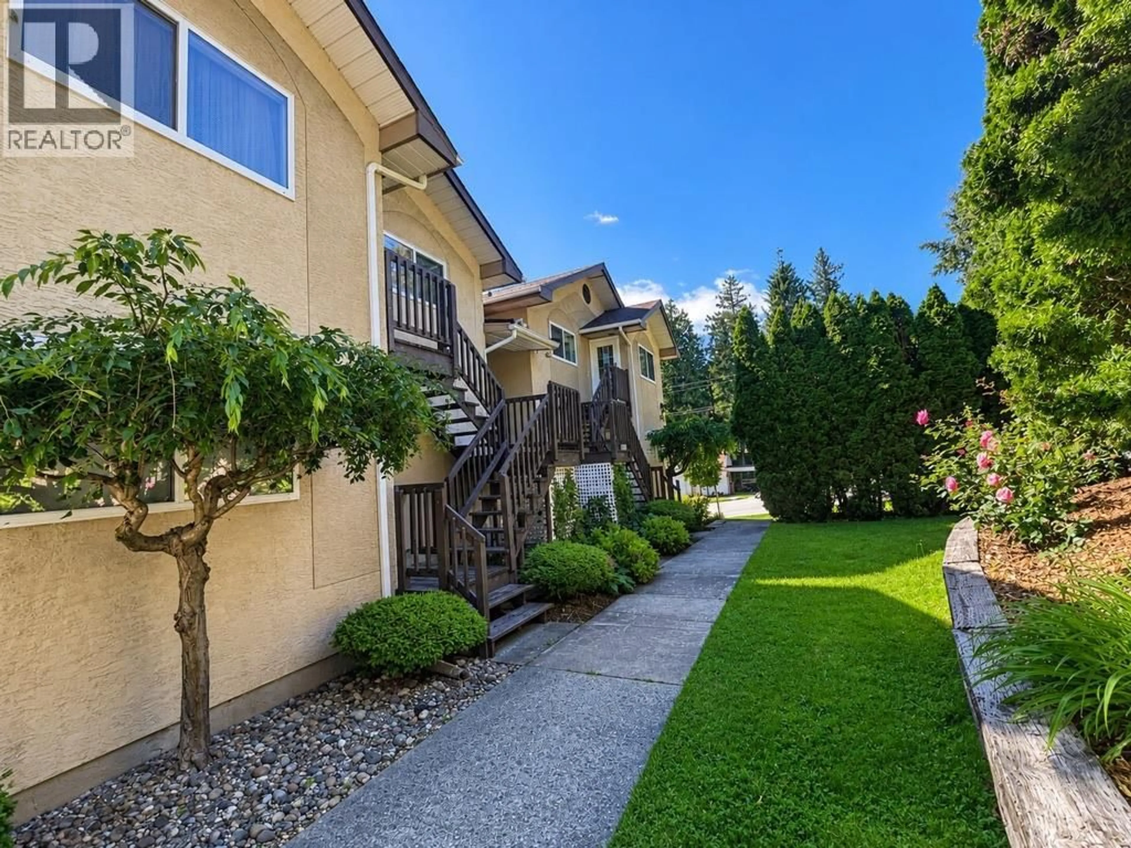 Patio, street for 6 - 10TH AVENUE, Castlegar British Columbia V1N1K6