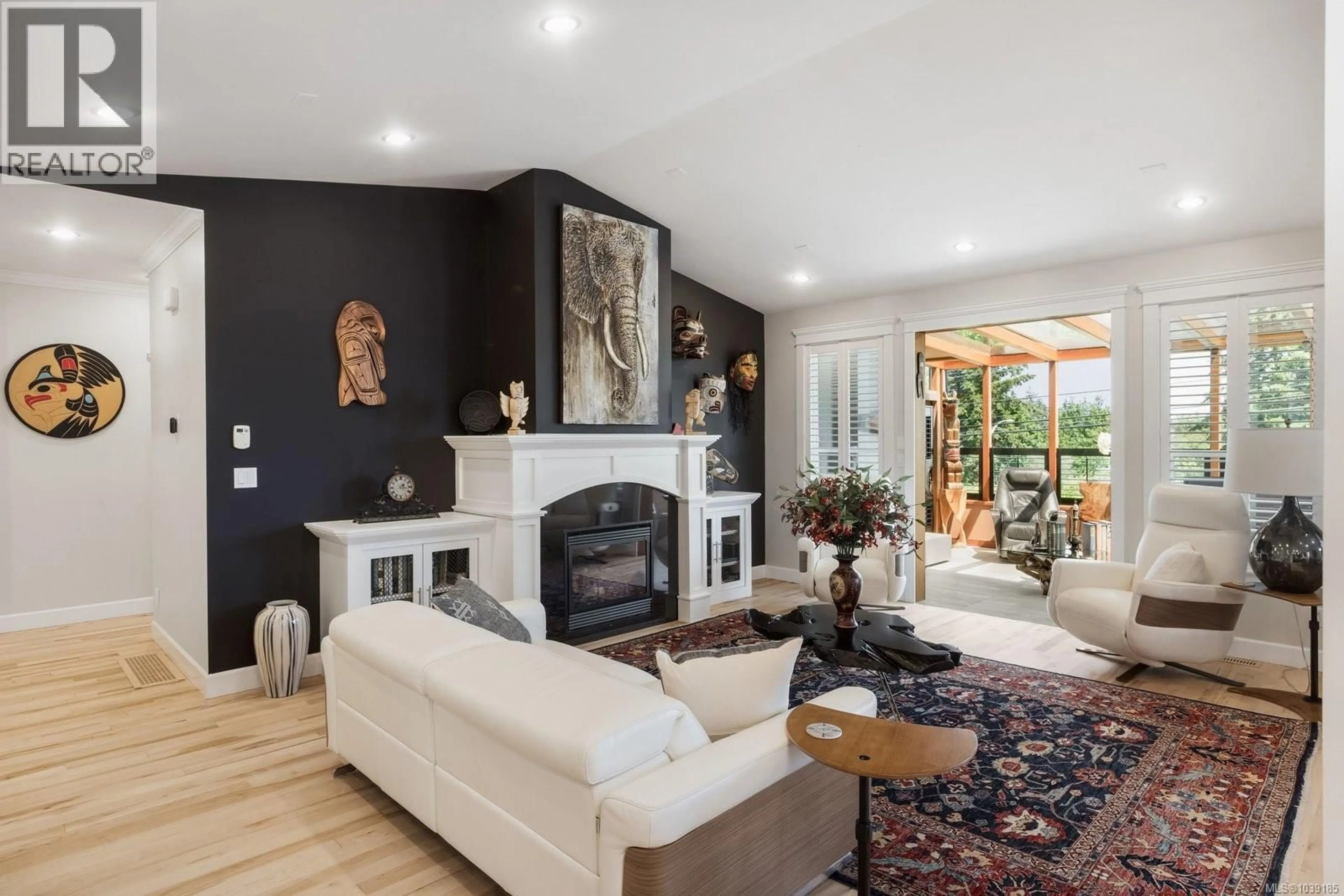 Living room with furniture, unknown for 2532 TWIN VIEW PLACE, Central Saanich British Columbia V8Z6Z1