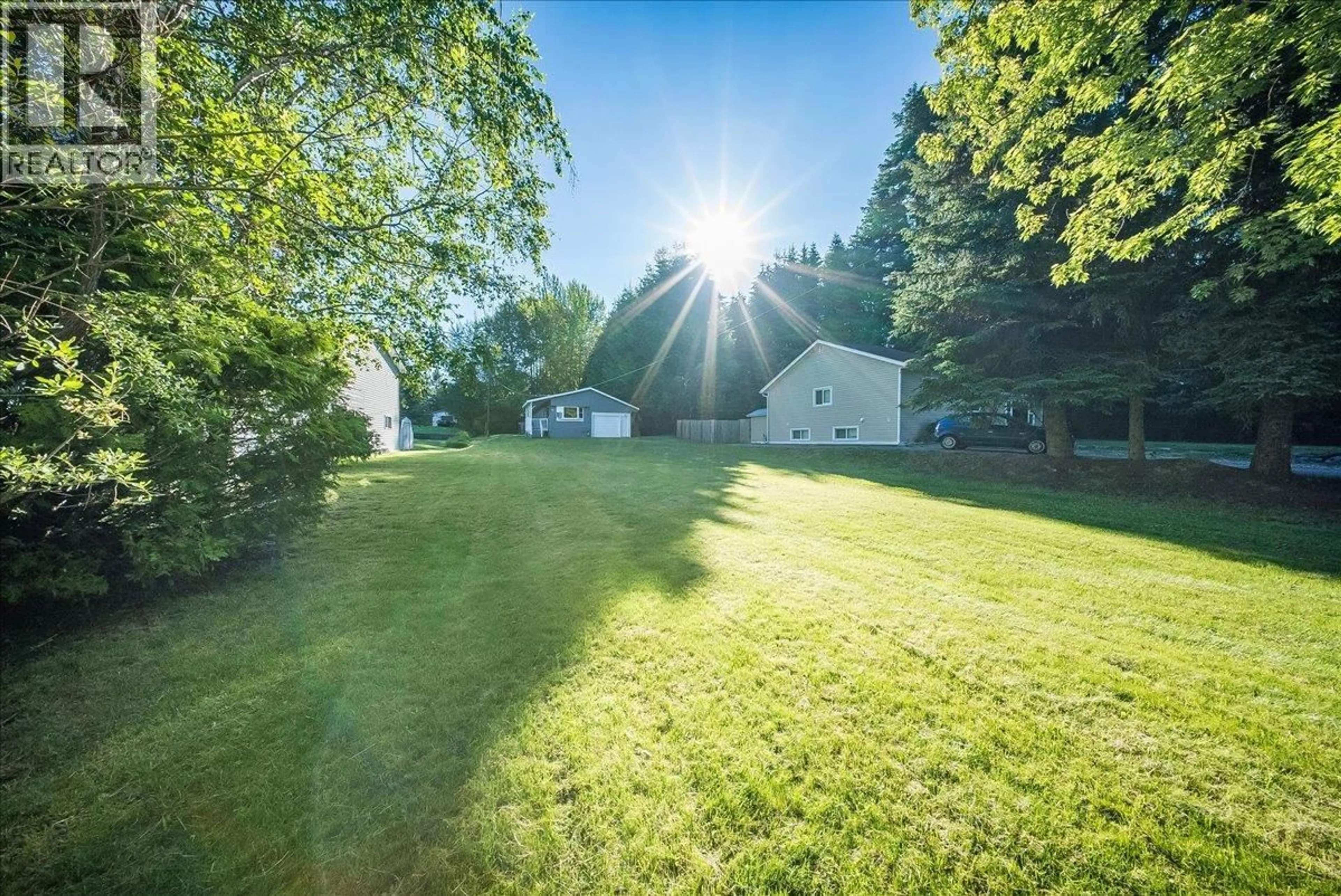 A pic from outside/outdoor area/front of a property/back of a property/a pic from drone, water/lake/river/ocean view for 30 DAVIS AVENUE, Fruitvale British Columbia V0G1L1