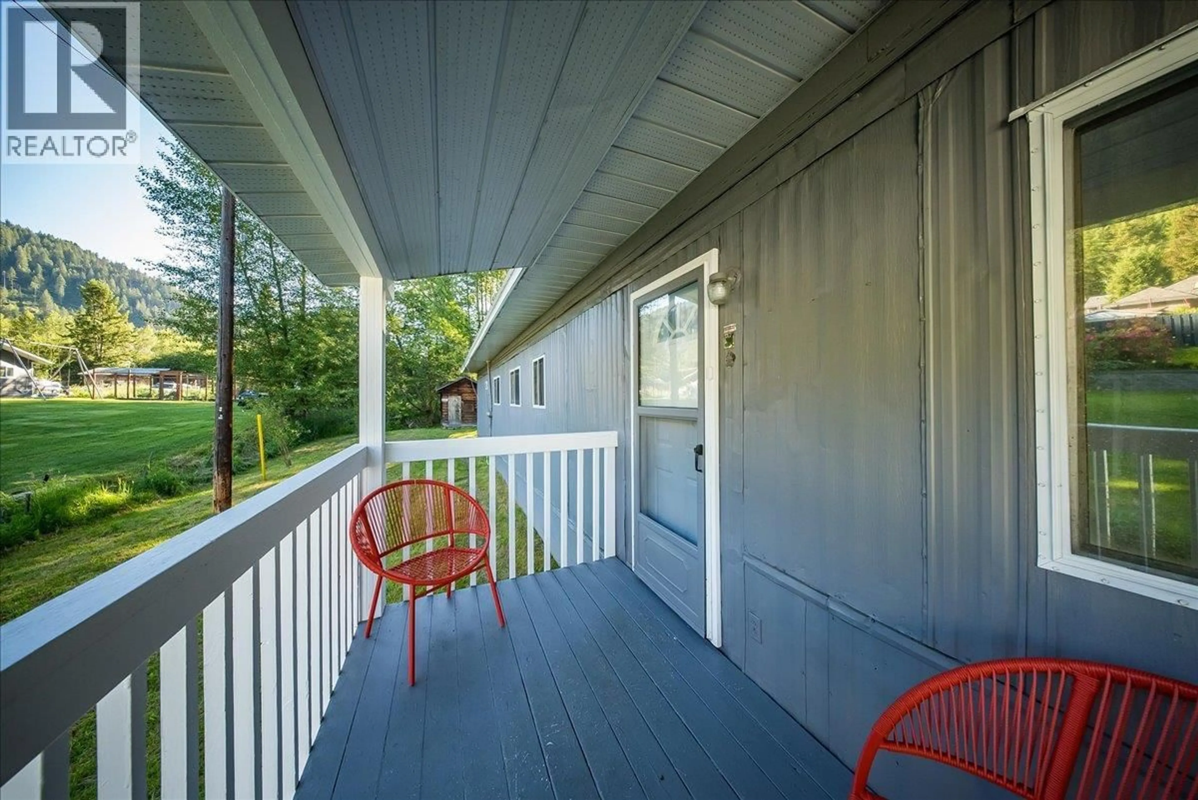 Patio, street for 30 DAVIS AVENUE, Fruitvale British Columbia V0G1L1