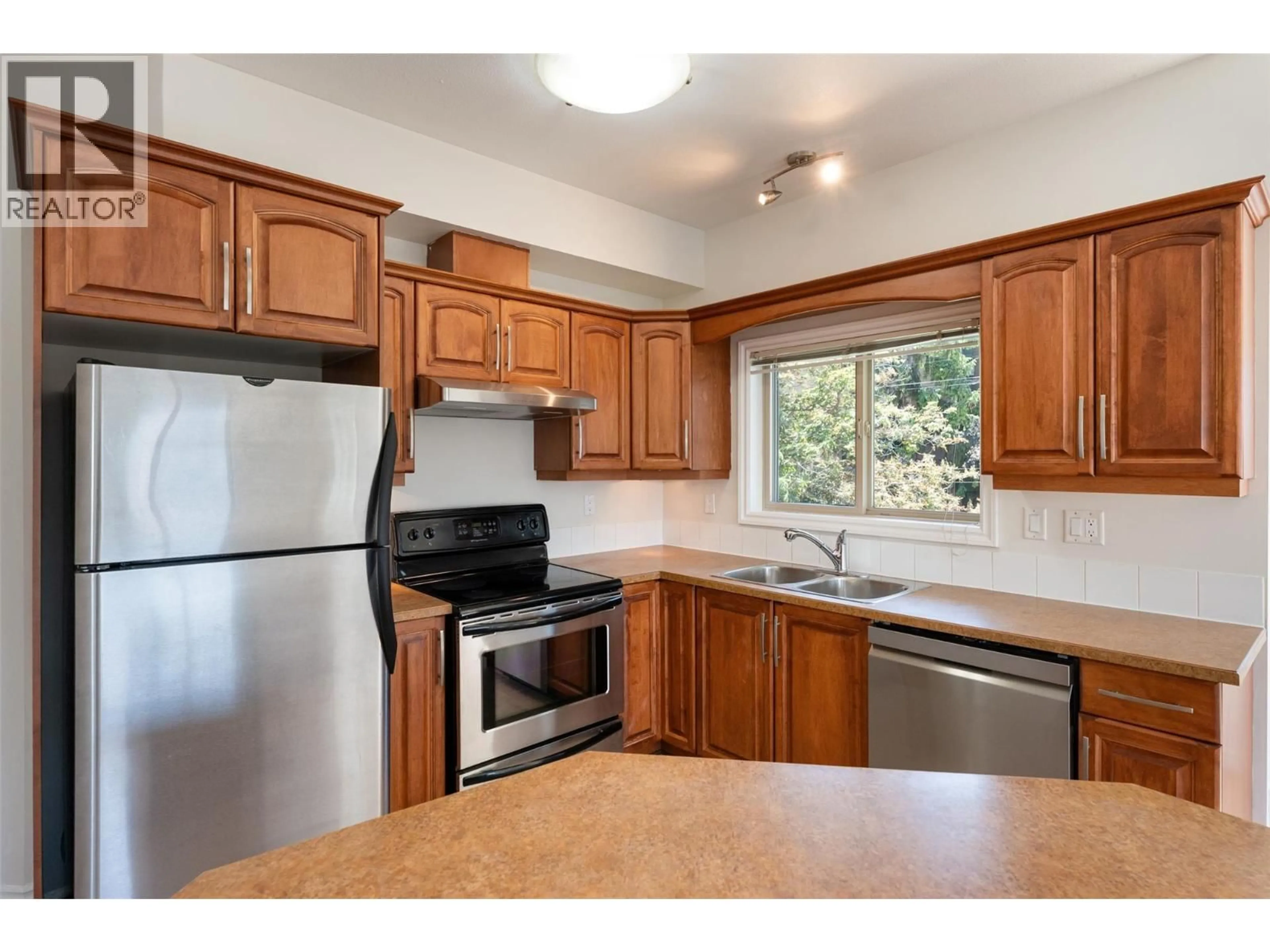 Standard kitchen, unknown for 301 - 196 WADE AVENUE WEST, Penticton British Columbia V2A1T6
