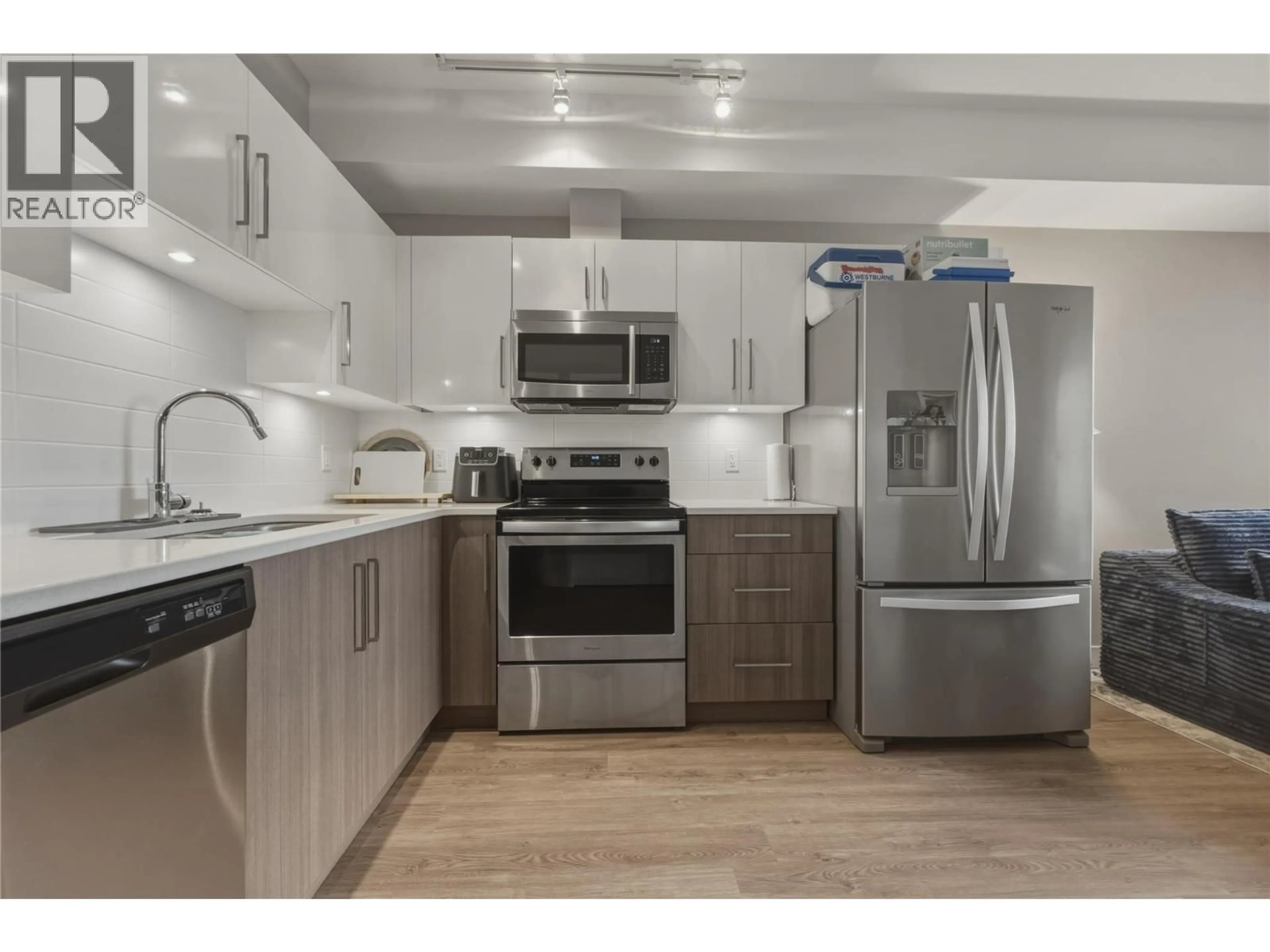 Standard kitchen, unknown for 209 - 3409 28 AVENUE, Vernon British Columbia V1T8J6