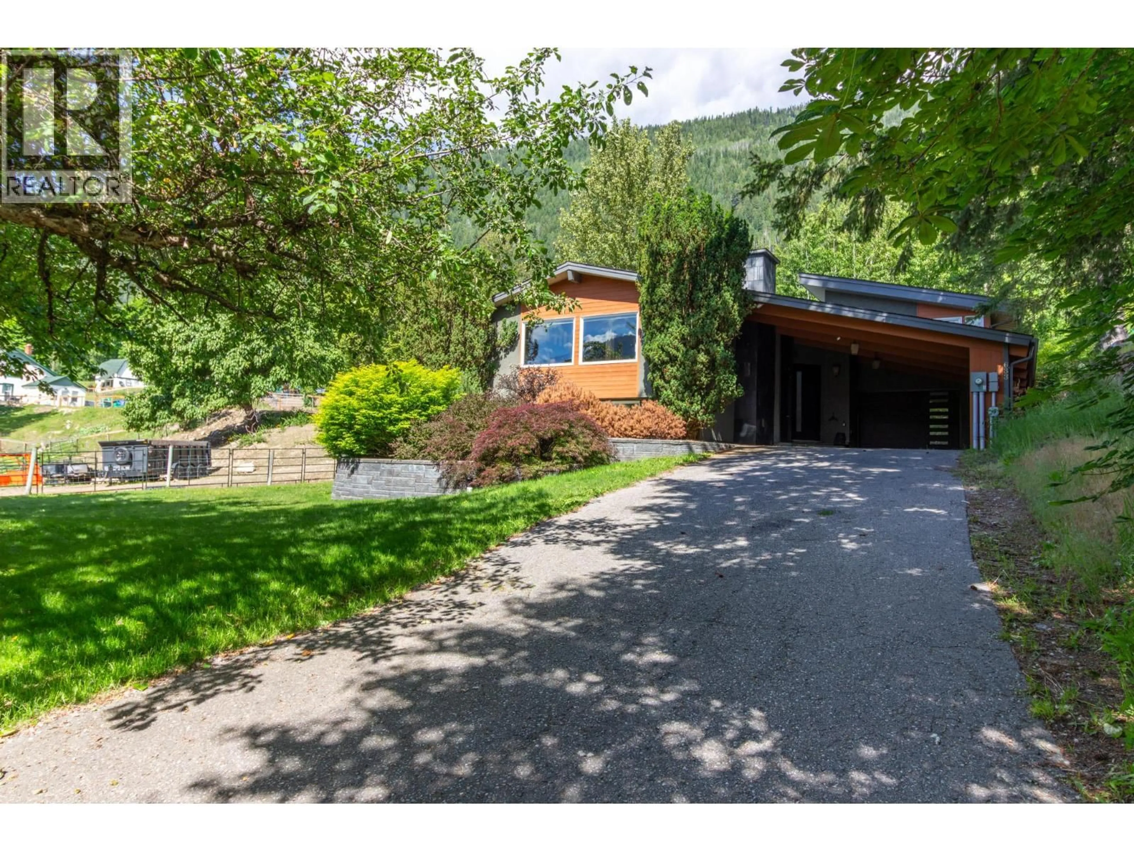Unknown for 633 JORGENSEN ROAD, Nelson British Columbia V1L5P4