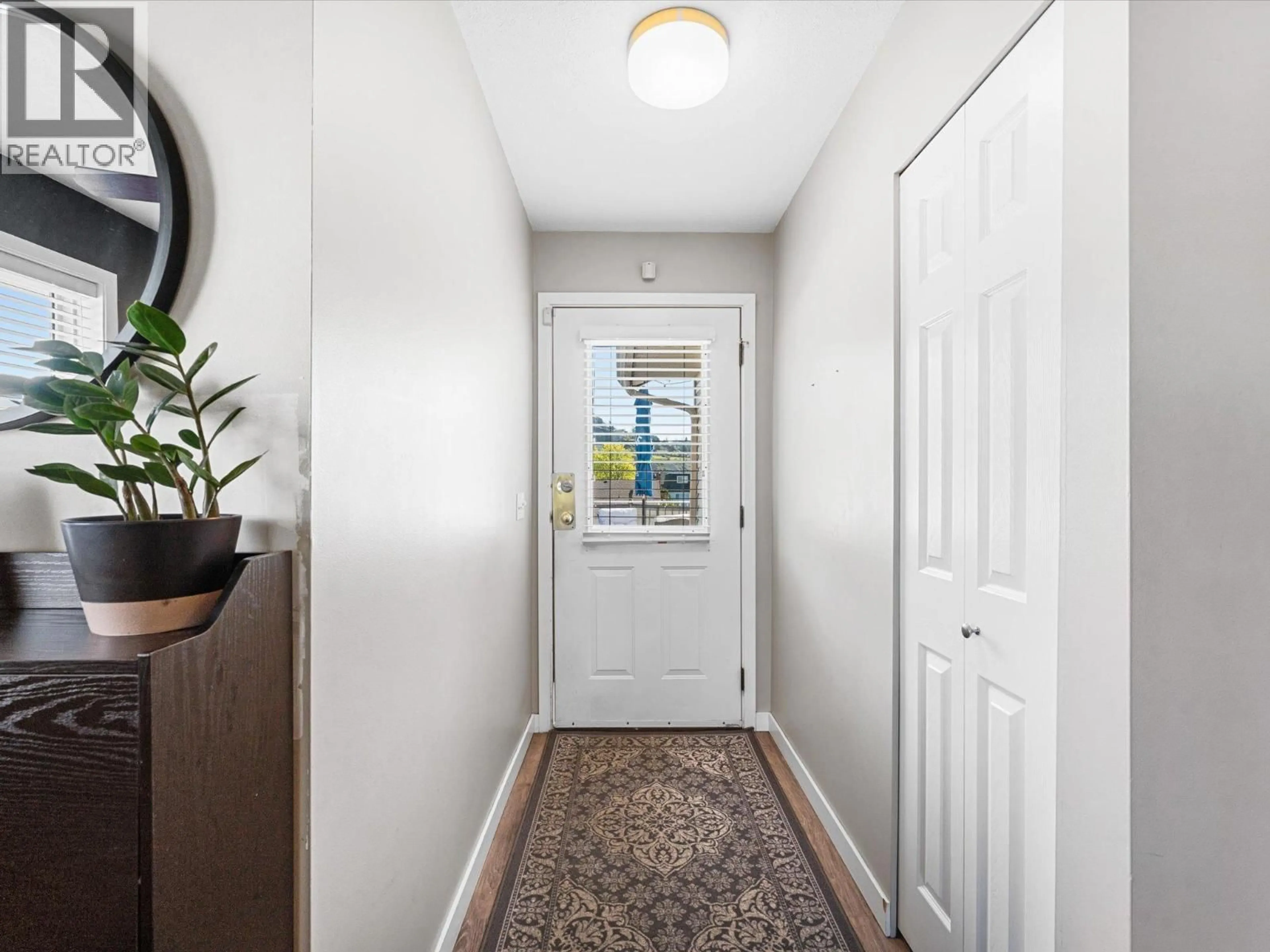 Indoor entryway for 859 RICHTER STREET, Kelowna British Columbia V1Y2J9