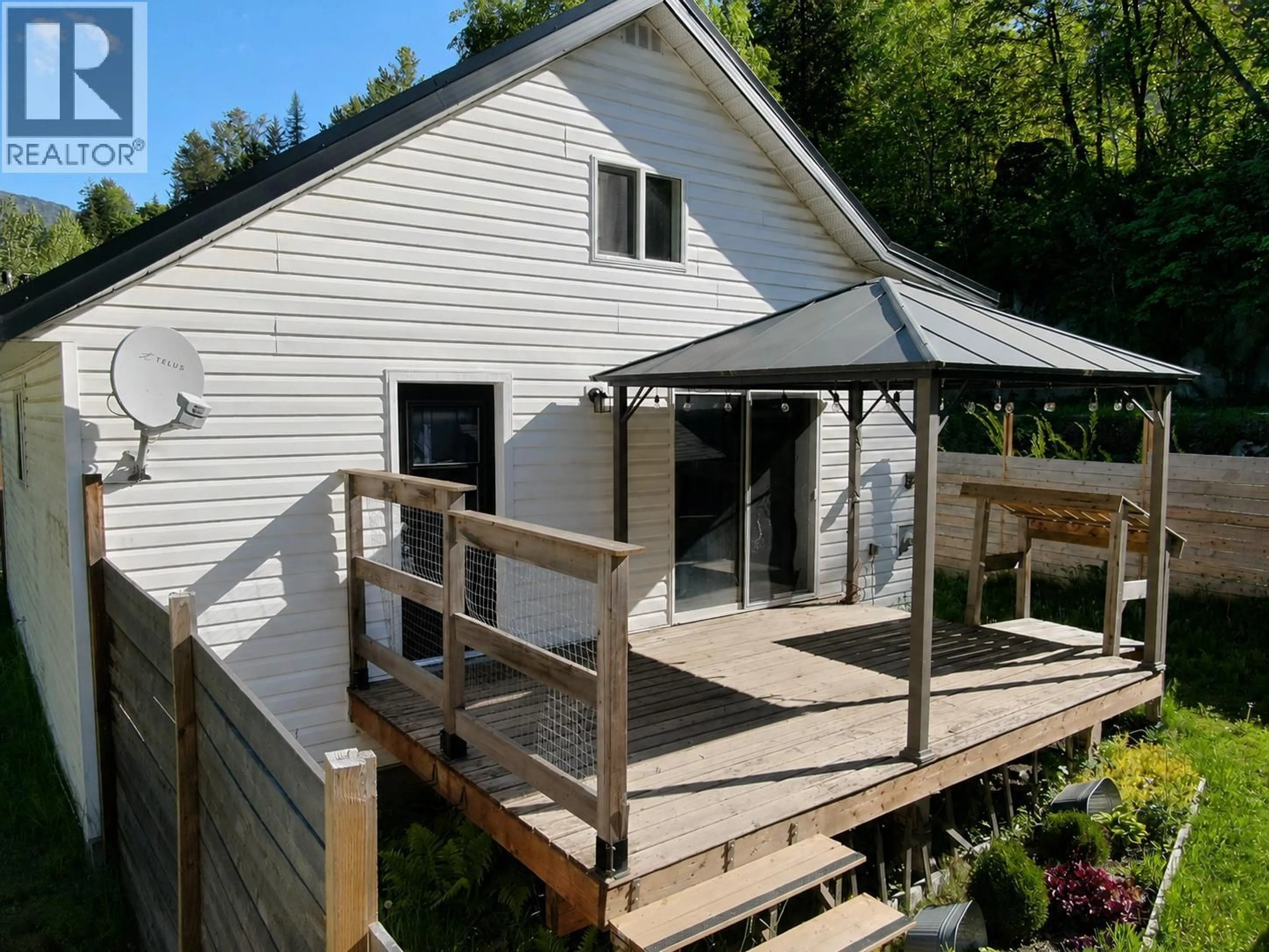 Home with vinyl exterior material, unknown for 1705 PERRIER ROAD, Nelson British Columbia V1L6Y8